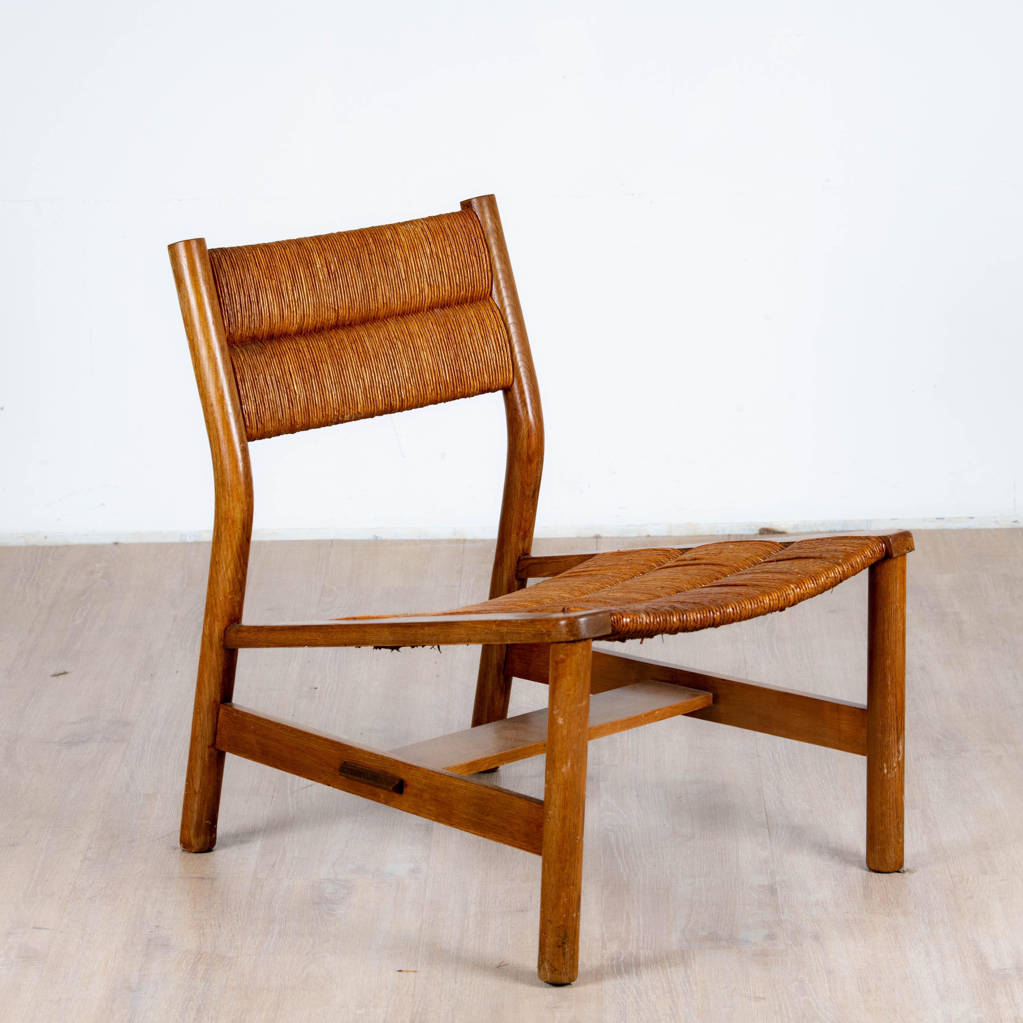 Paire de fauteuil „Week-end“ von Pierre Gauthier-Delaye, „Week-end“, 1957 (Stroh) im Angebot