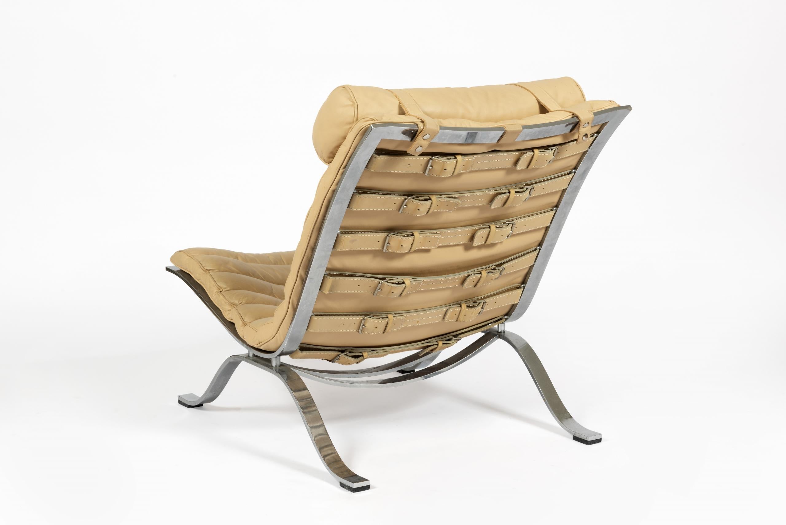 20th Century Paire de fauteuils Avec Ottoman “Ari”par Arne Norell Pour Norell Møbel AB For Sale