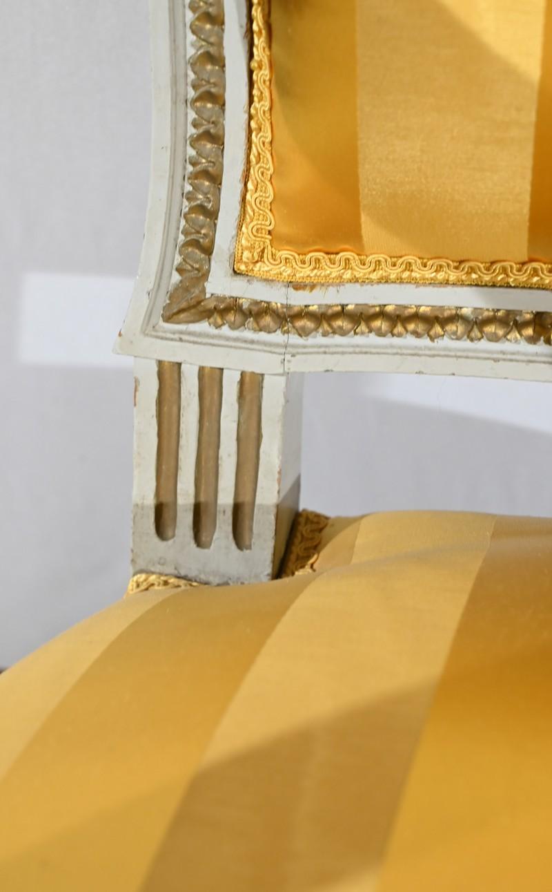 Paire de fauteuils cabriolets, style Louis XVI - Fin du XIXe siècle en vente 8