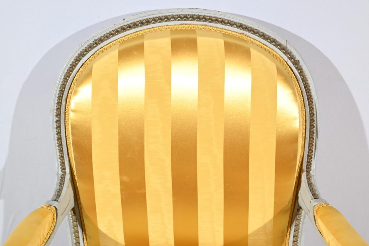 Paire de fauteuils cabriolets, style Louis XVI - Fin du XIXe siècle en vente 2