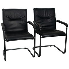 Paire de fauteuils en porte-à-faux Bauhaus, 1970