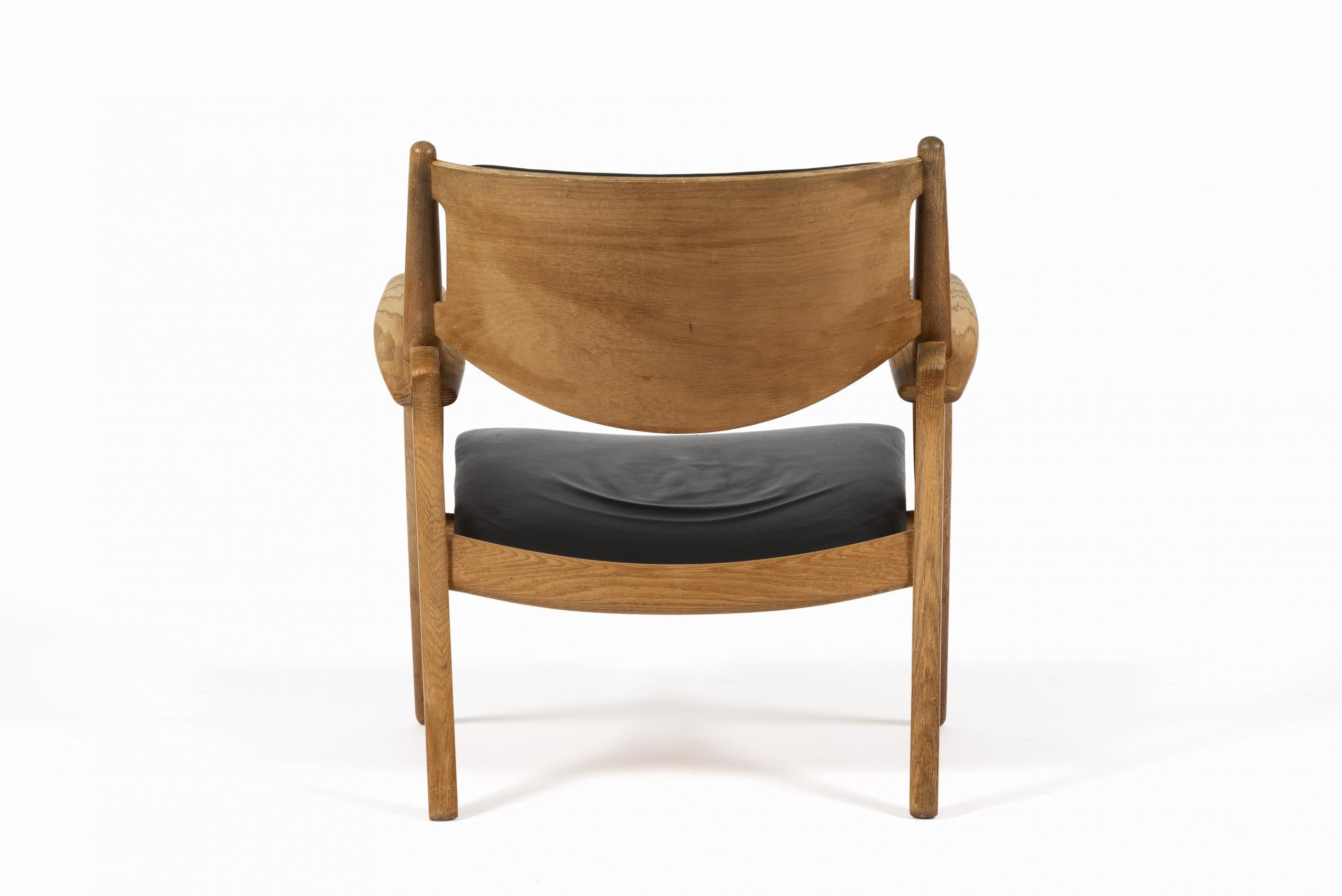 Mid-20th Century Paire de fauteuils “Ch28” Par Hans J. Wegner Pour Carl Hansen & Søn For Sale