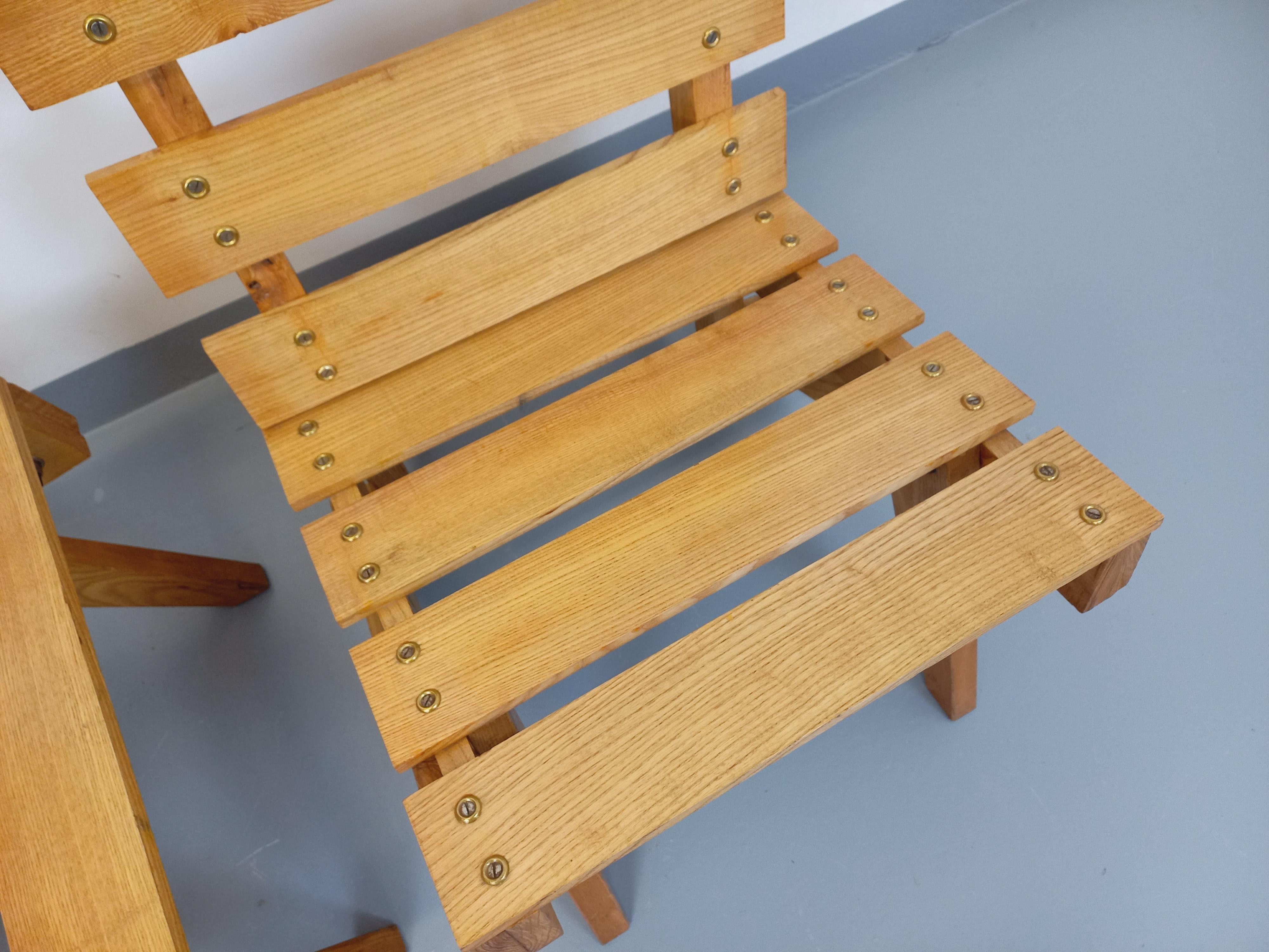 Paar brutalistische Fahrstühle aus Holz aus den 60er Jahren im Zustand „Gut“ im Angebot in BESANÇON, FR