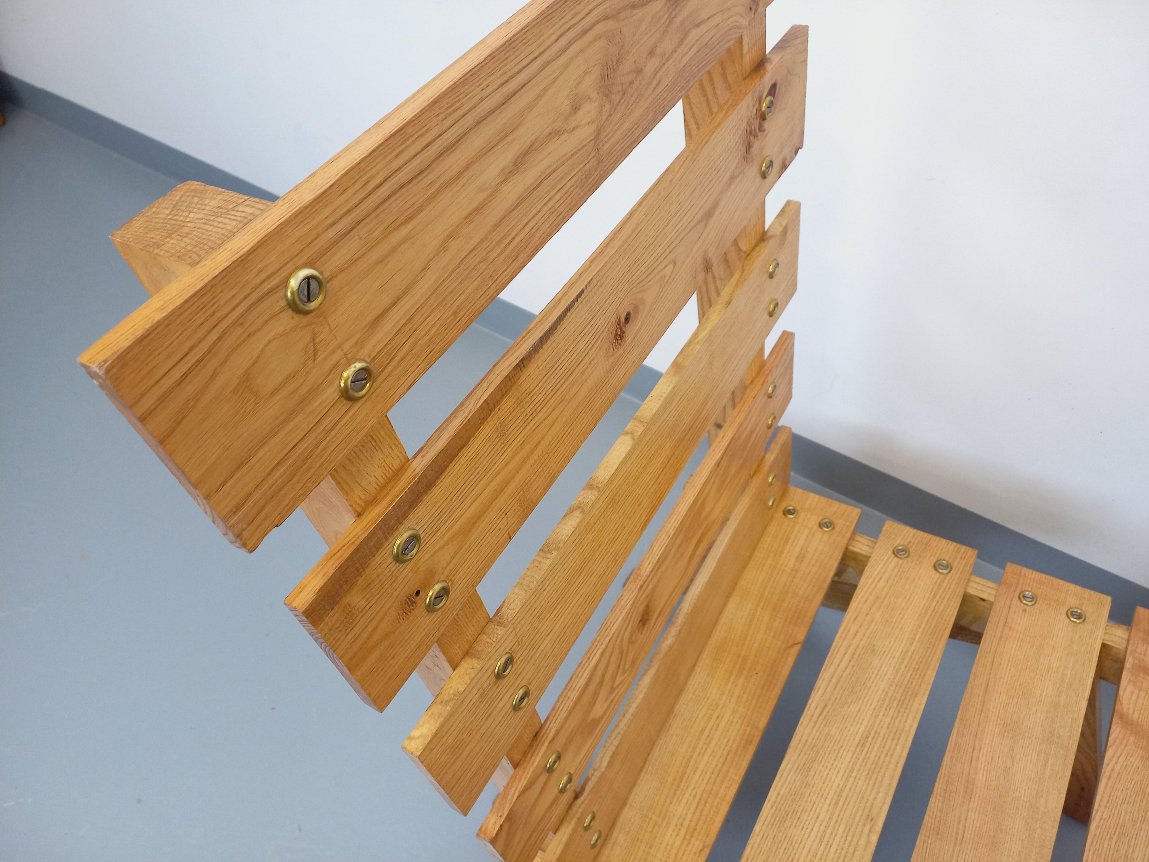 Paar brutalistische Fahrstühle aus Holz aus den 60er Jahren (Mitte des 20. Jahrhunderts) im Angebot