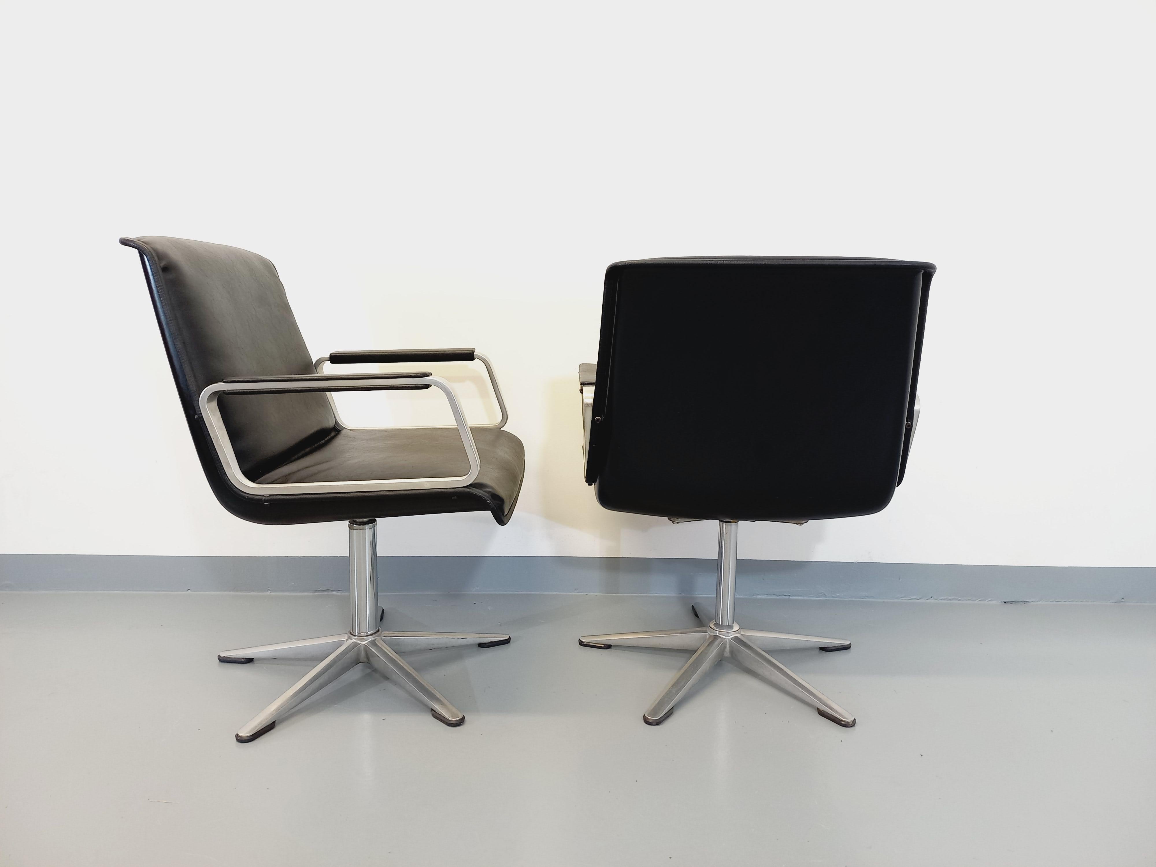 German Paire de fauteuils de bureau vintage des années 60 70 de marque Wilkhahn For Sale