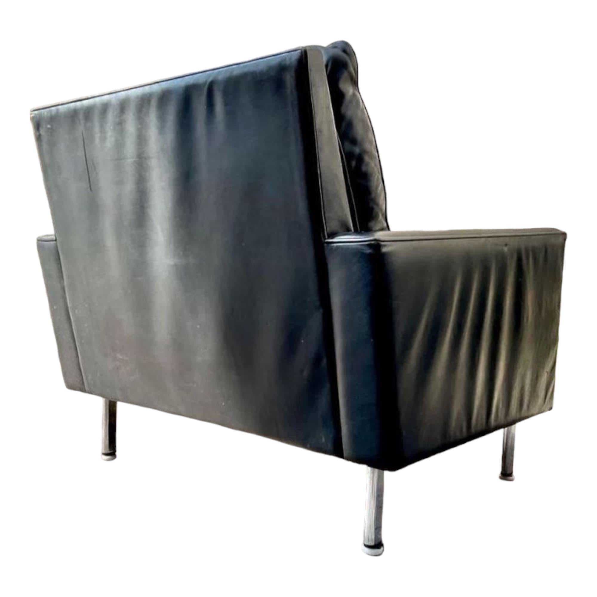 Paire de fauteuils en cuir du 20e siècle de George Nelson  Bon état - En vente à CANTELEU, FR