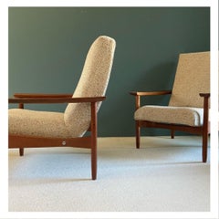 Paire De Fauteuils De Gerard Guermonprez