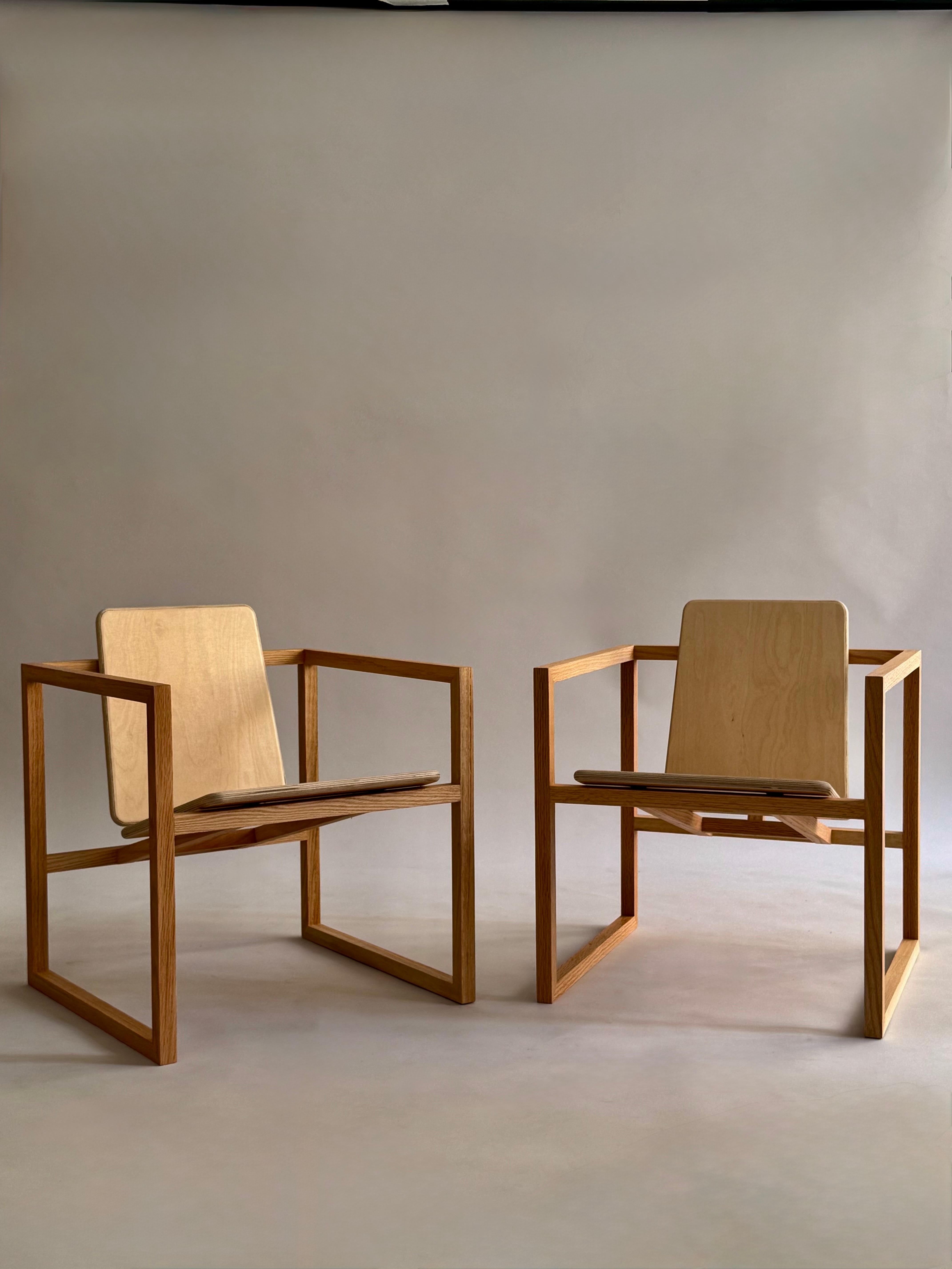 Par de fauteuils réalisés à la main par un ébéniste.  En parfait état.