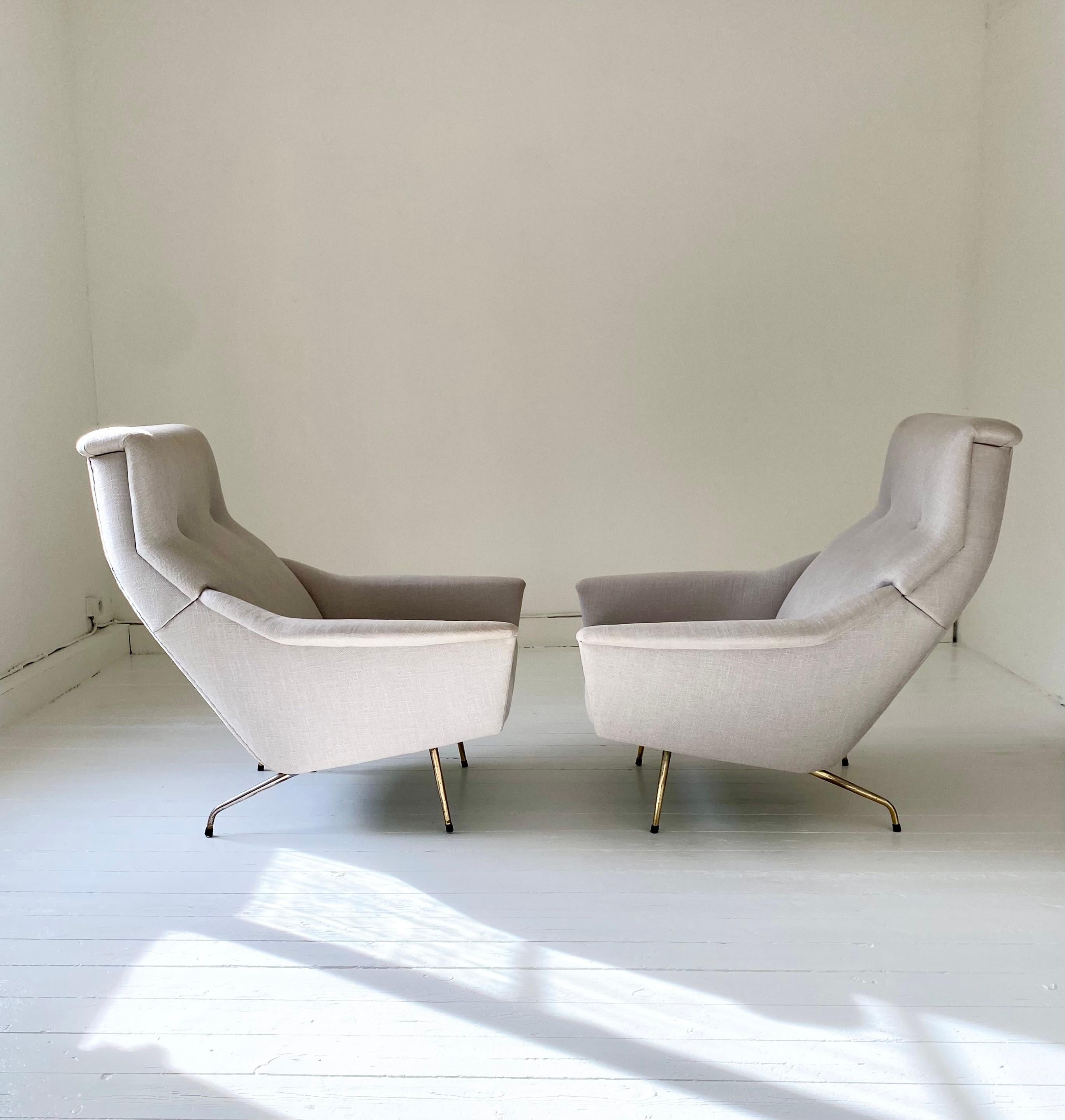 Fabric Paire de fauteuils Guy Besnard