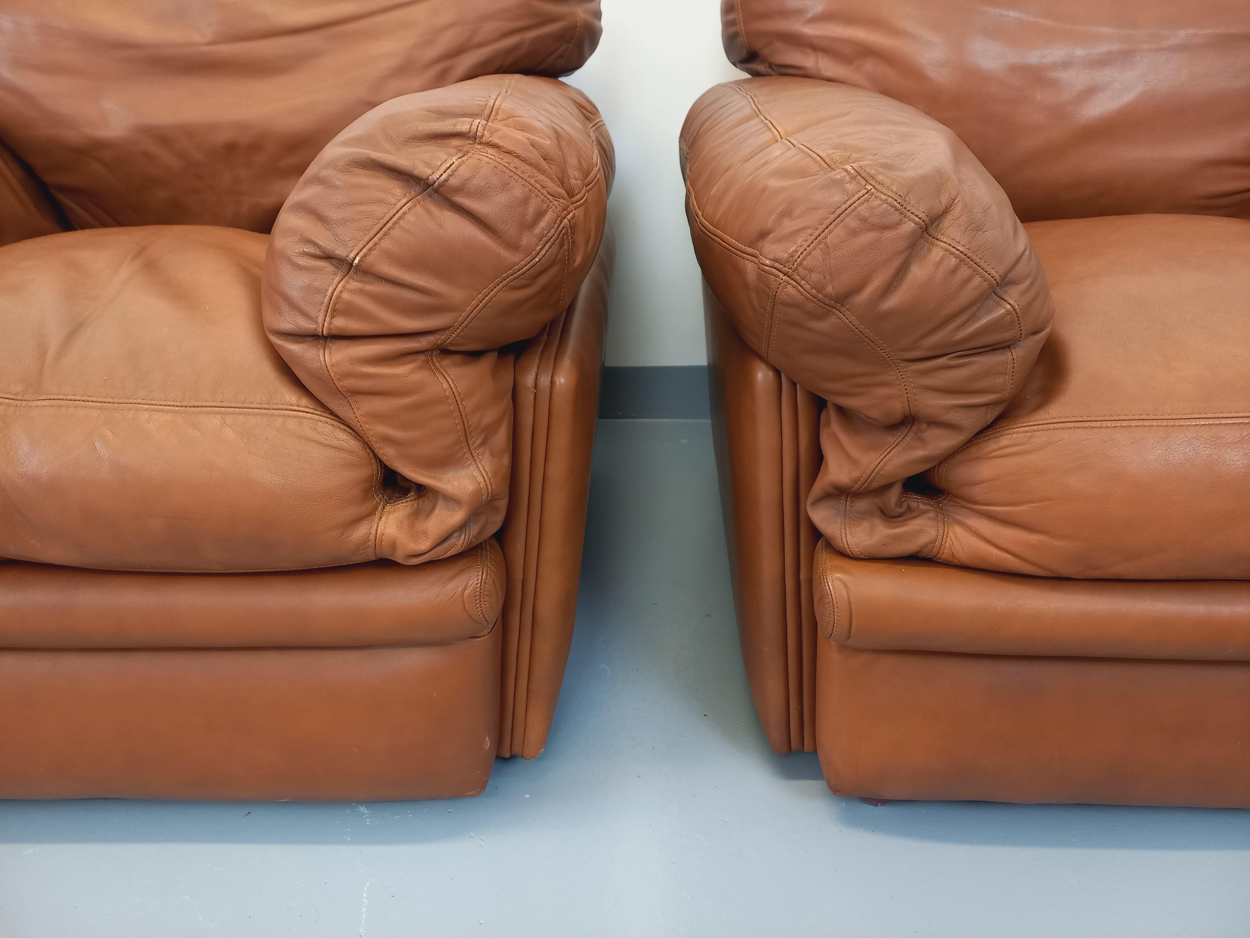 Late 20th Century Paire de fauteuils lounge vintage Coquelicot de Tito Agnoli pour Poltrona Frau For Sale
