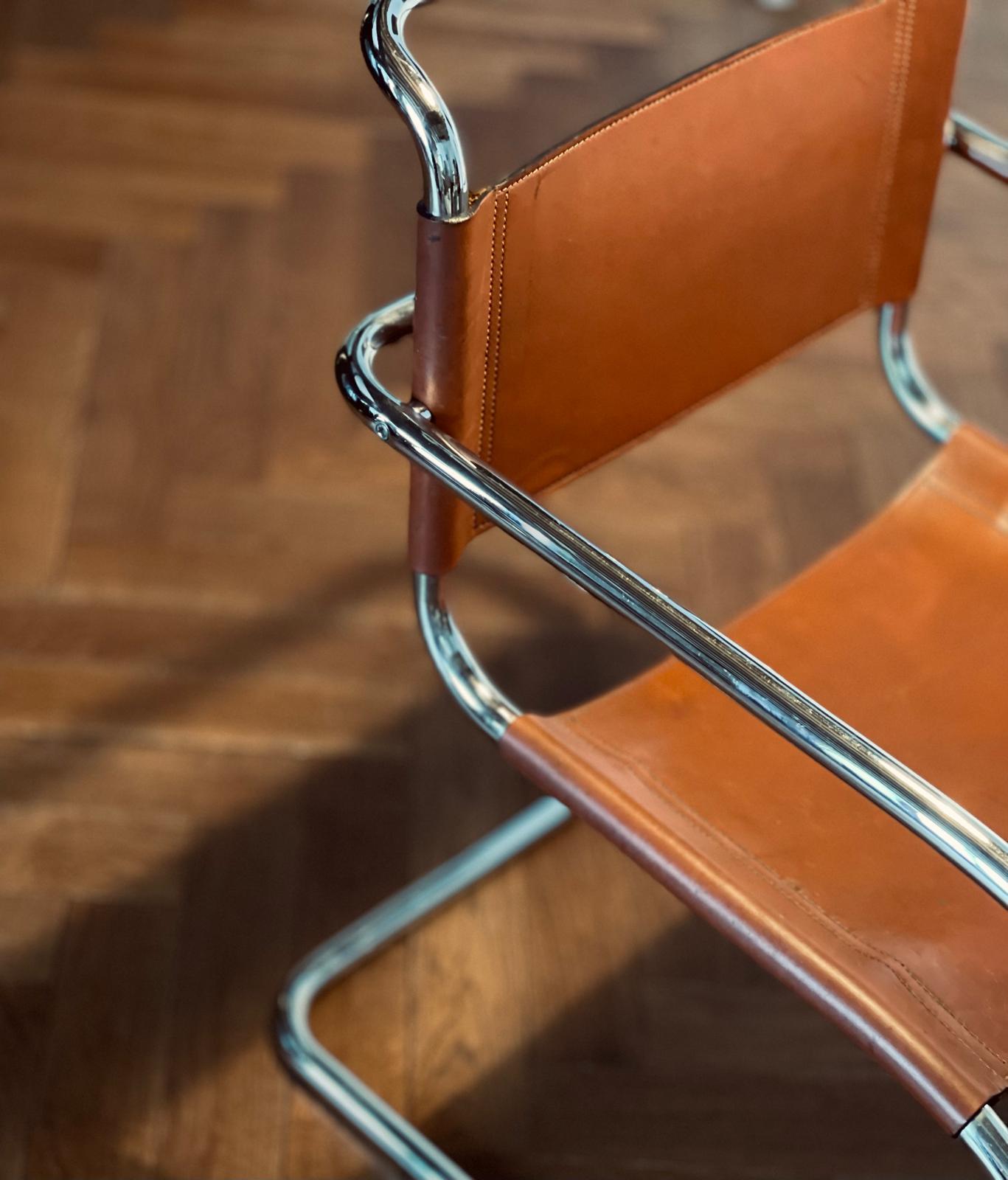 Par de fauteuils MR20 de Ludwig Mies van der Rohe edición de los años 70 en venta 3