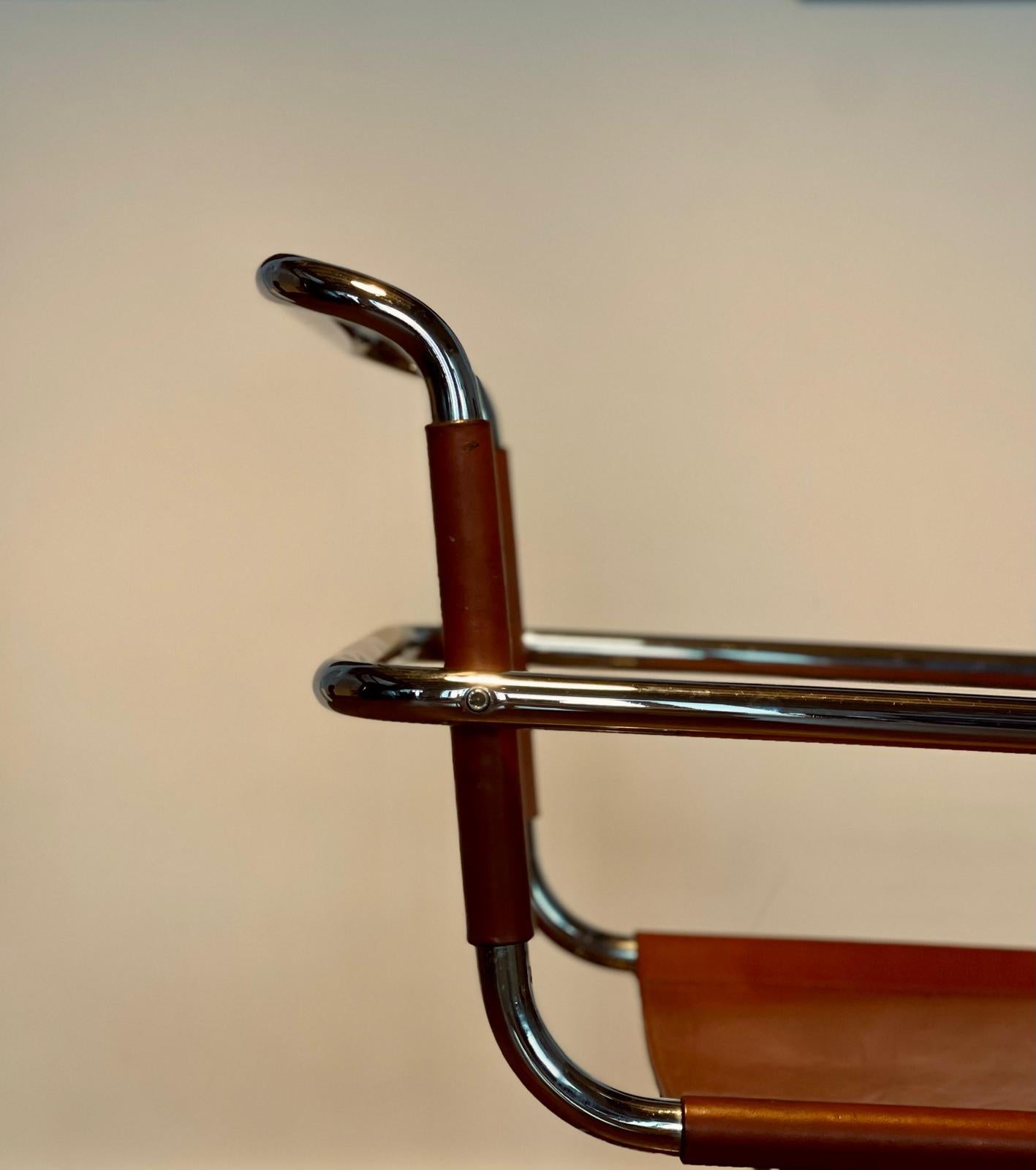 Par de fauteuils MR20 de Ludwig Mies van der Rohe edición de los años 70 en venta 2