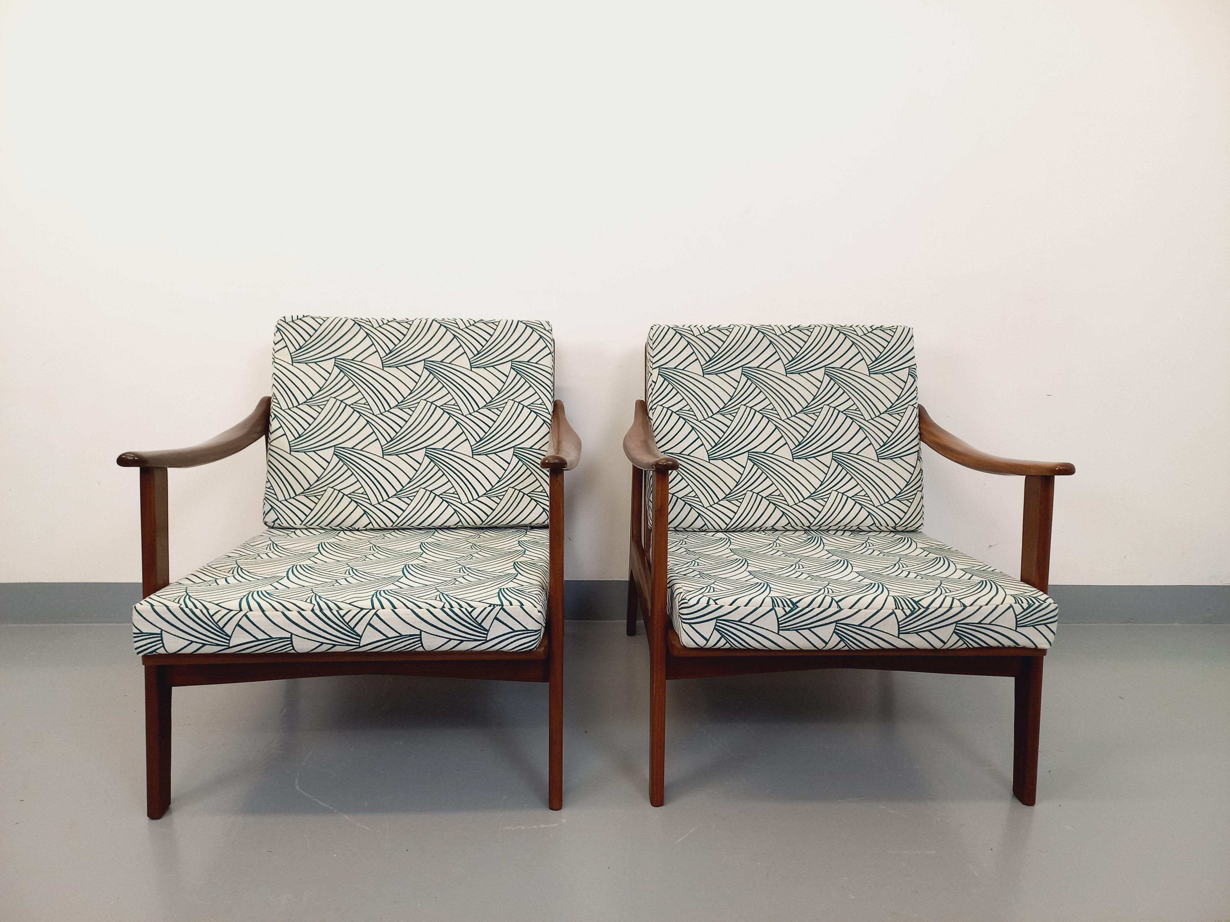 Paio di mobili scandinavi vintage Arne Wahl Iversen per Komfort en teck in vendita 5