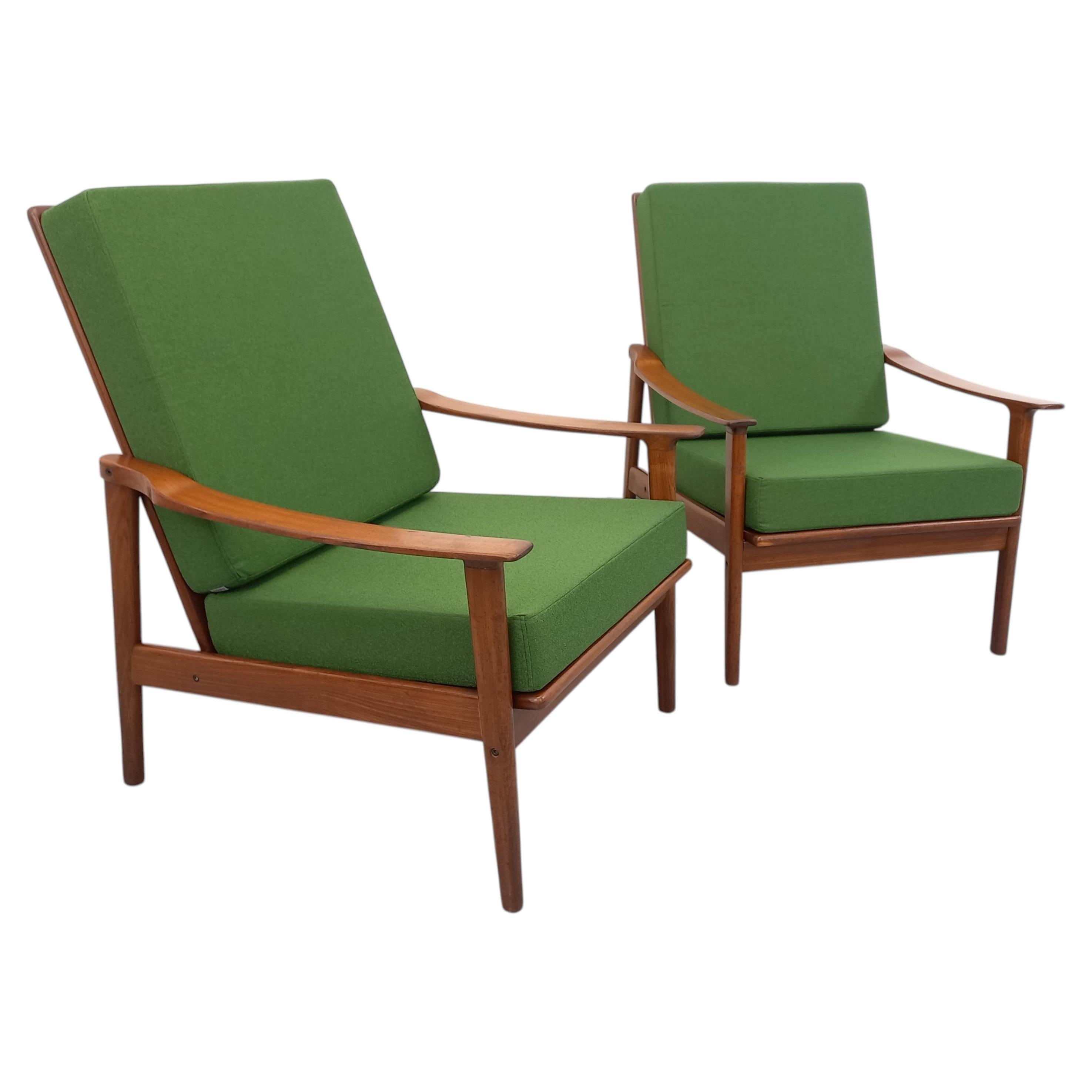 Paar skandinavische Vintage-Fauteuils aus schwarzem und weißem Gewebe aus den 60er Jahren im Angebot