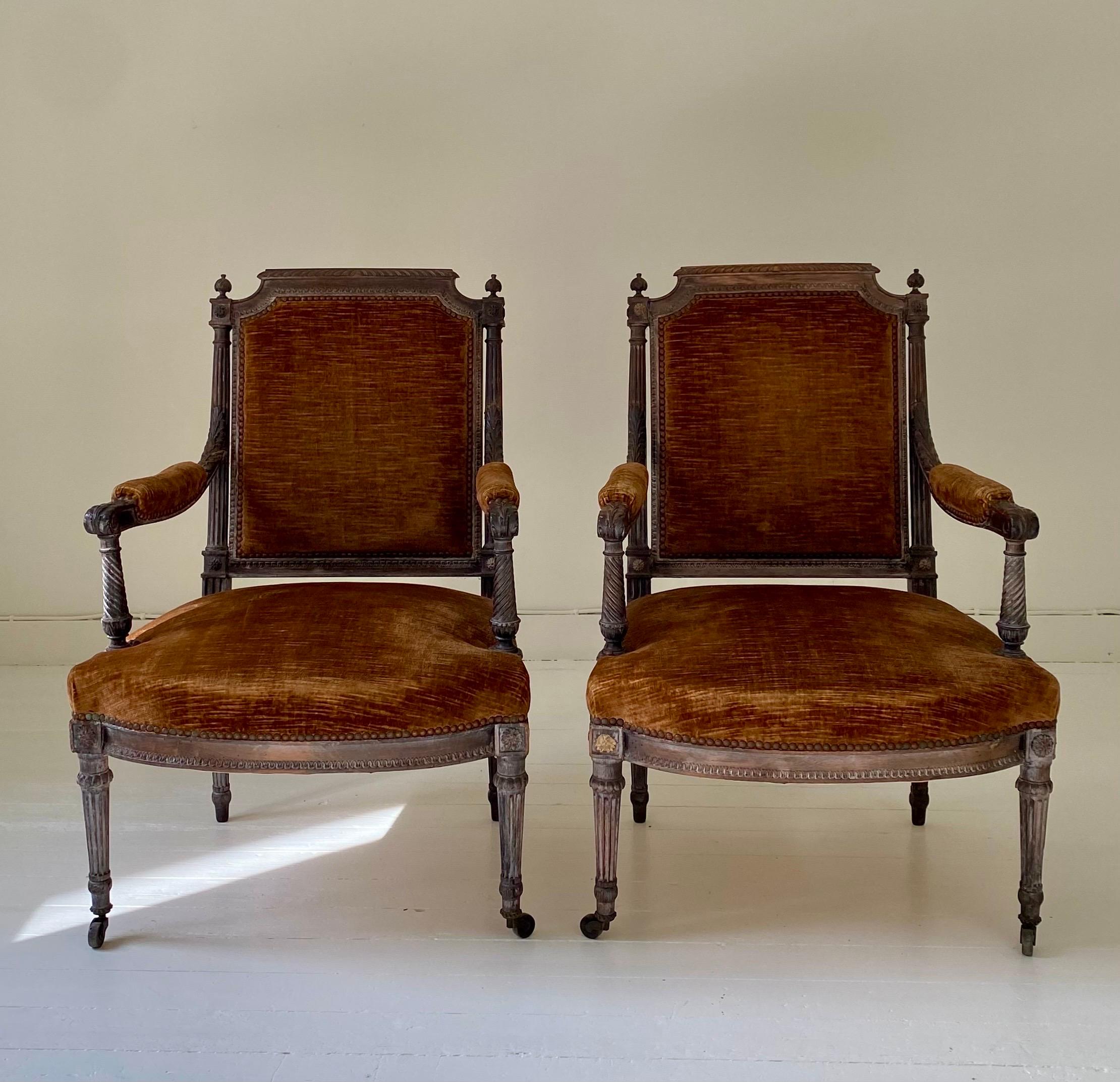 Paire de fauteuils style Louis XVI For Sale 7