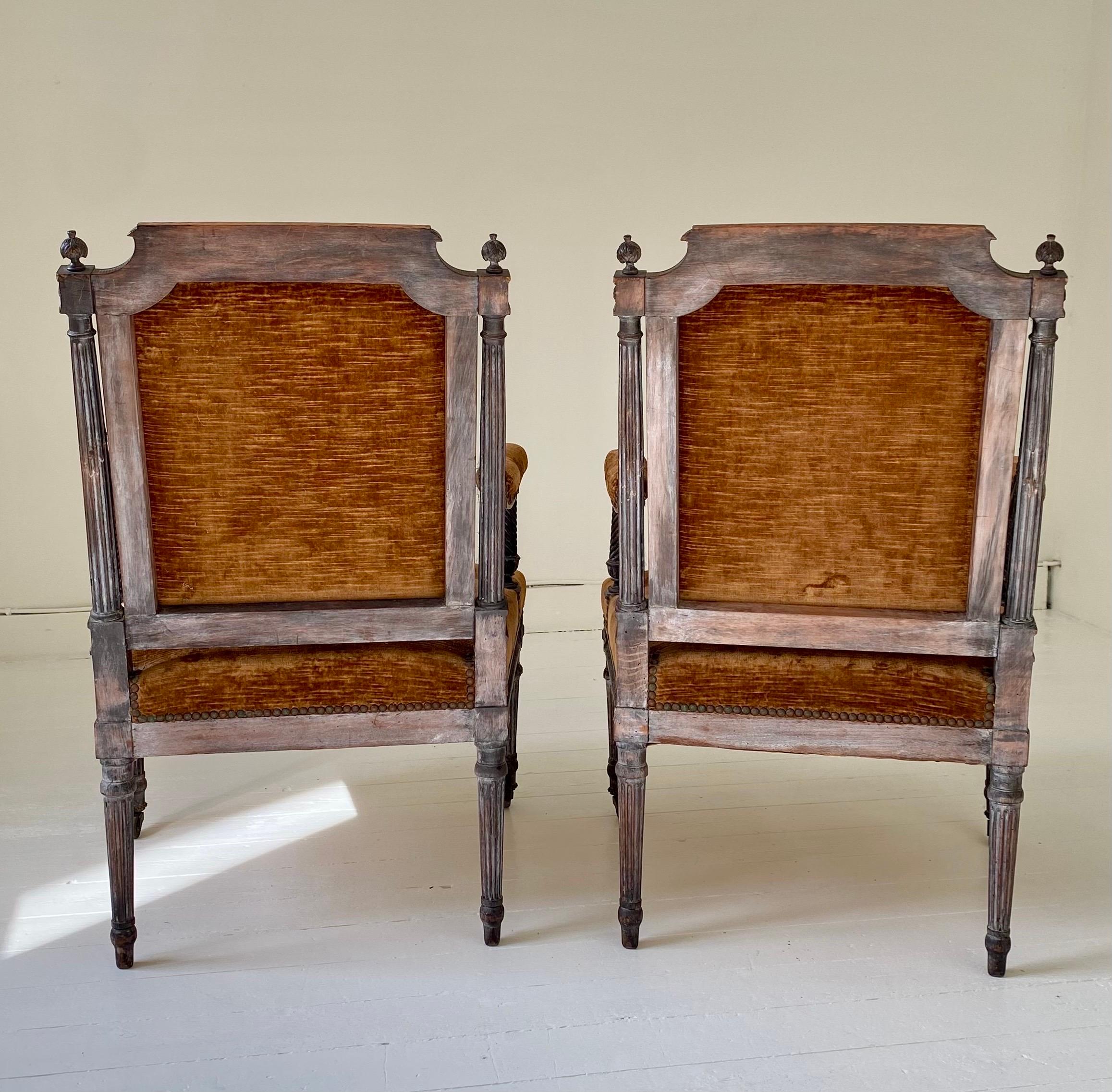 Paire De Fauteuils Style REGENCY - Hêtre Peint Patiné Blanc - Antiquité/brocante