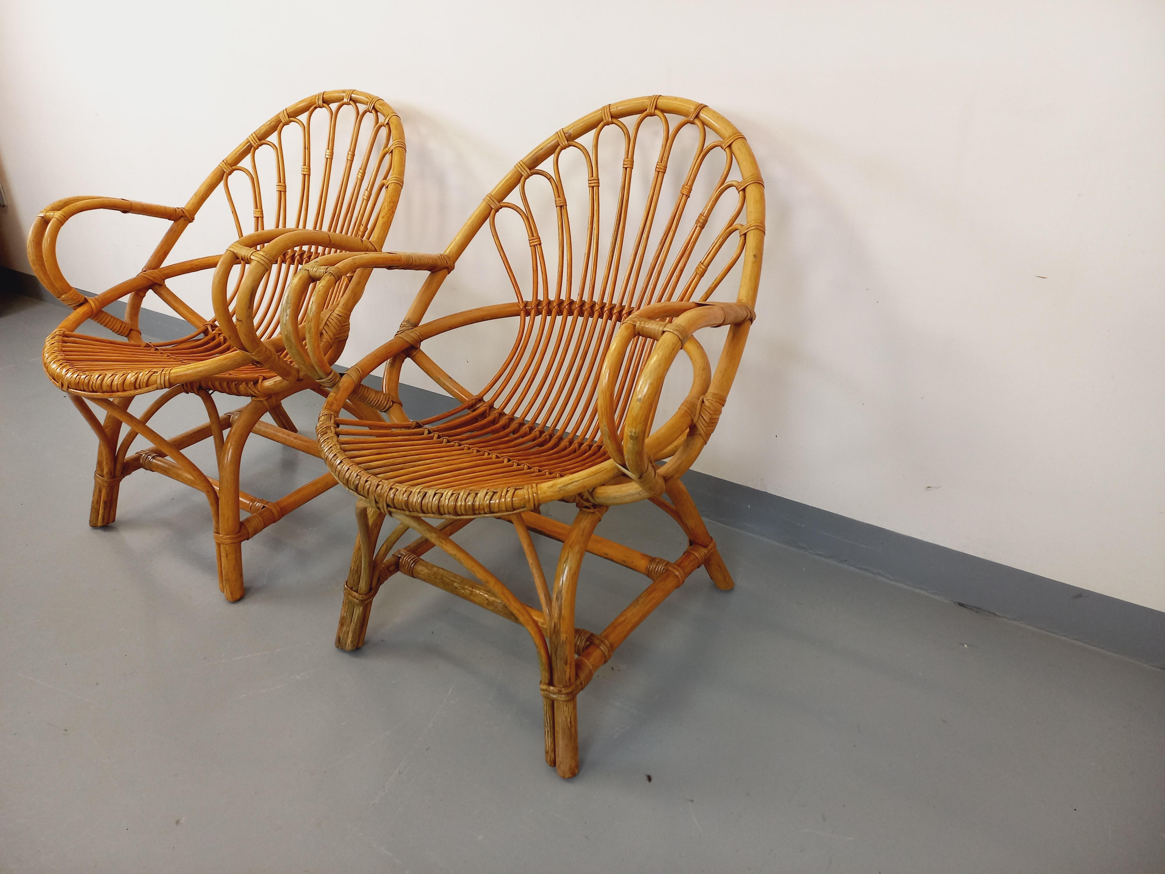 Paire de fauteuils vintage en rotin des années 60 en Bueno estado para la venta en BESANÇON, FR