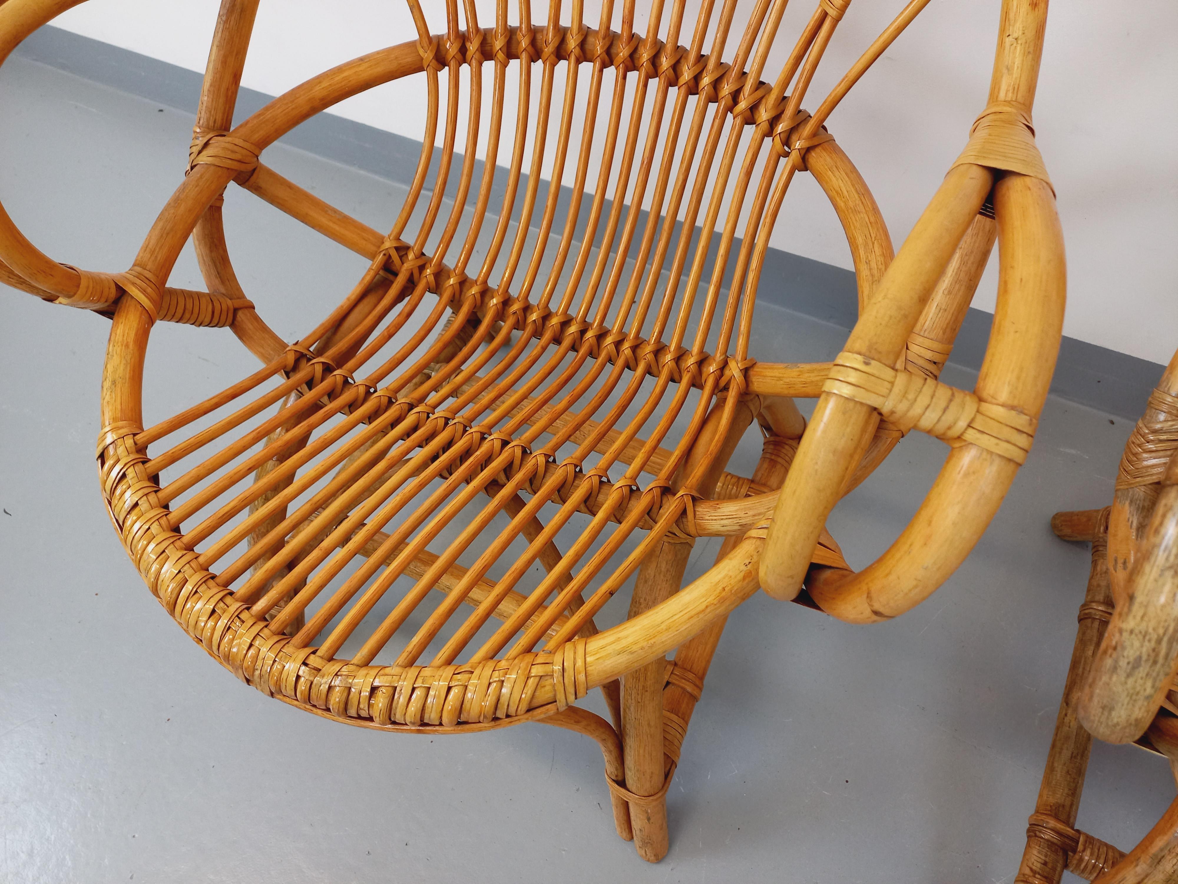 Paire de fauteuils vintage en rotin des années 60 en venta 2