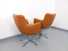 Paire de fauteuils vintage en skaï et chrome des années 70