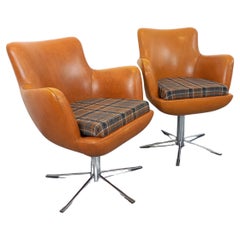 Paire de fauteuils vintage en skaï et chrome des années 70