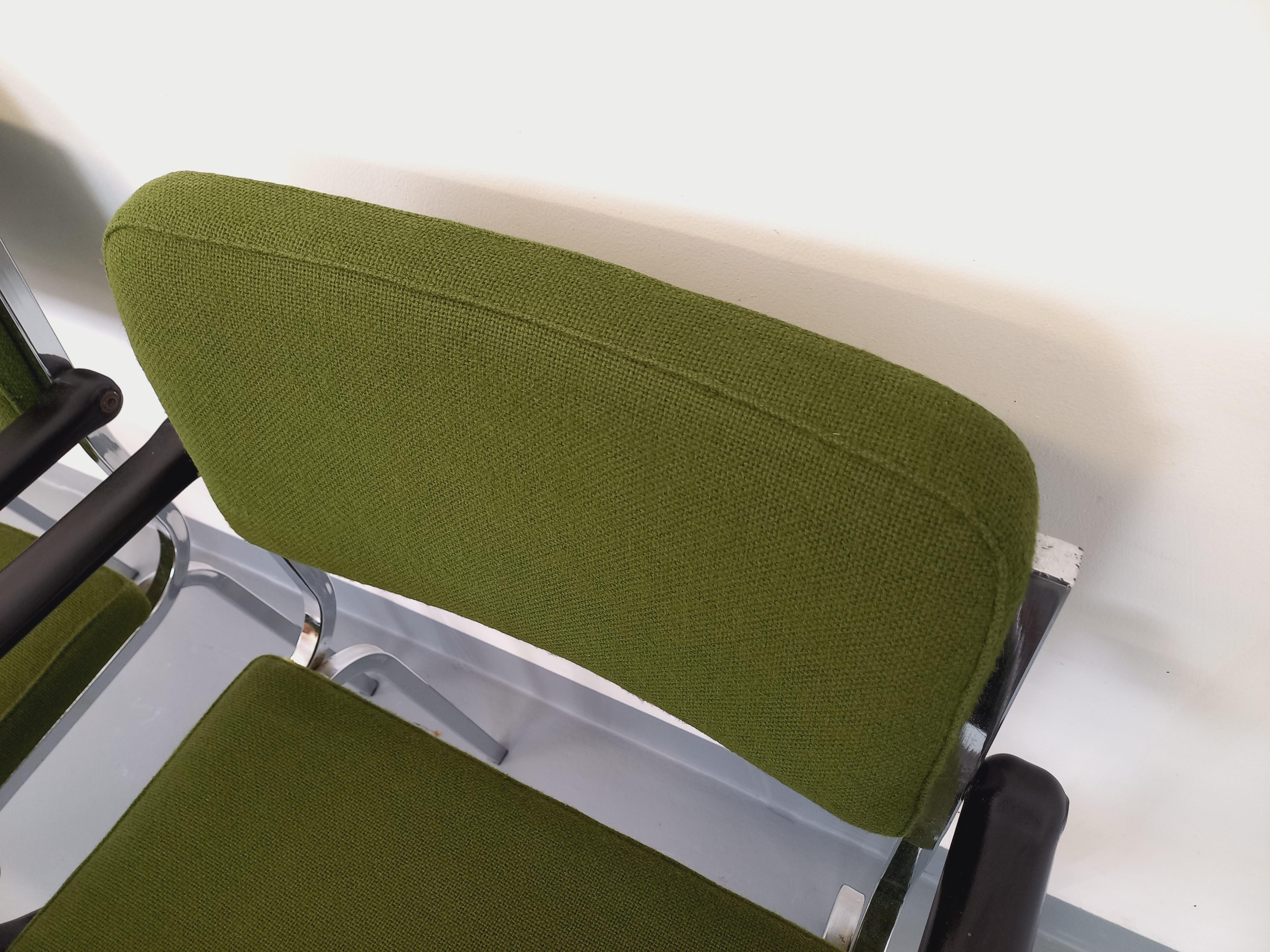 Paio di fauteuils vintage in tessuto e cromo degli anni '70 in vendita 7