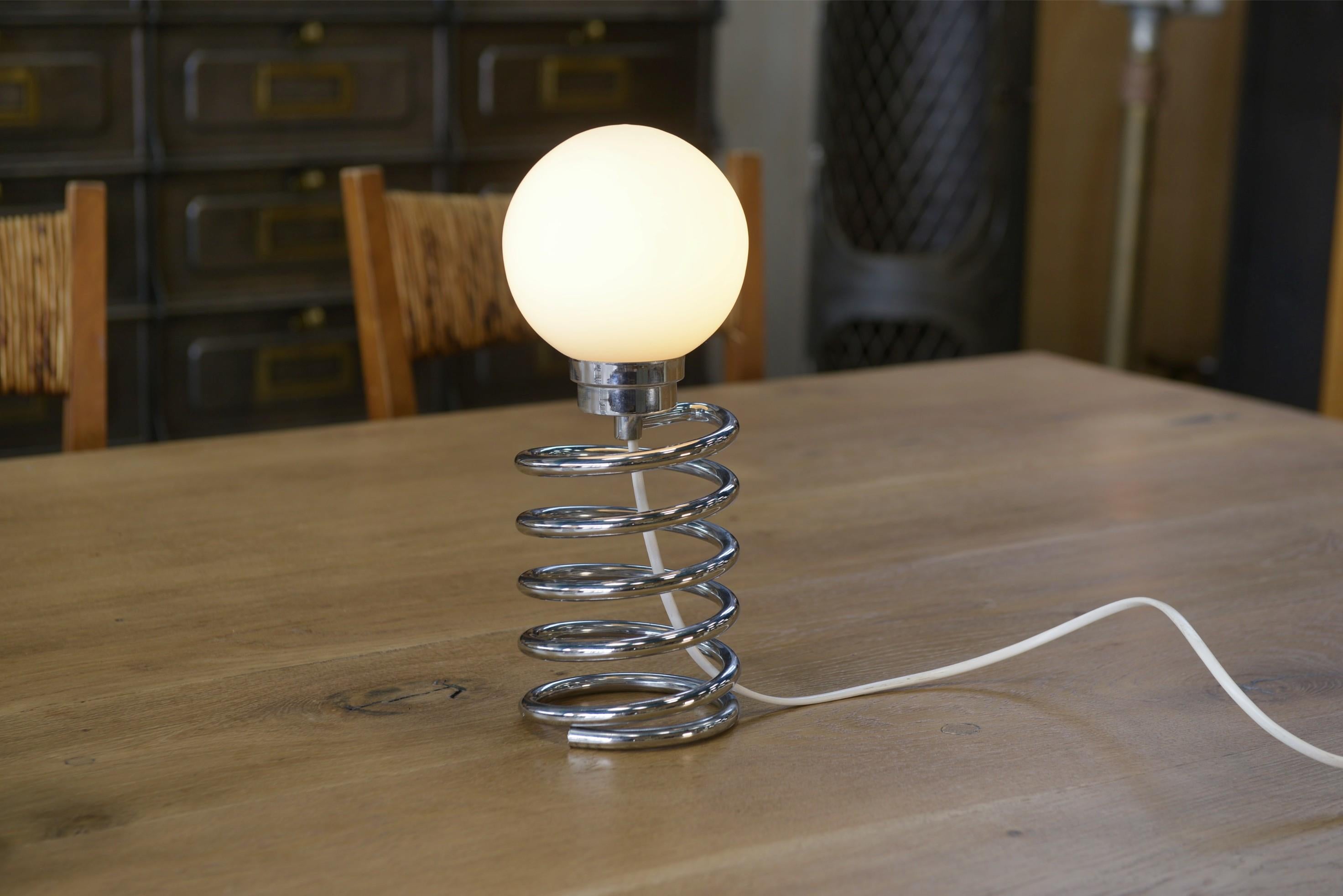 Francese Coppia di lampade di design modello Spring di Ingo Maurer XXème in vendita