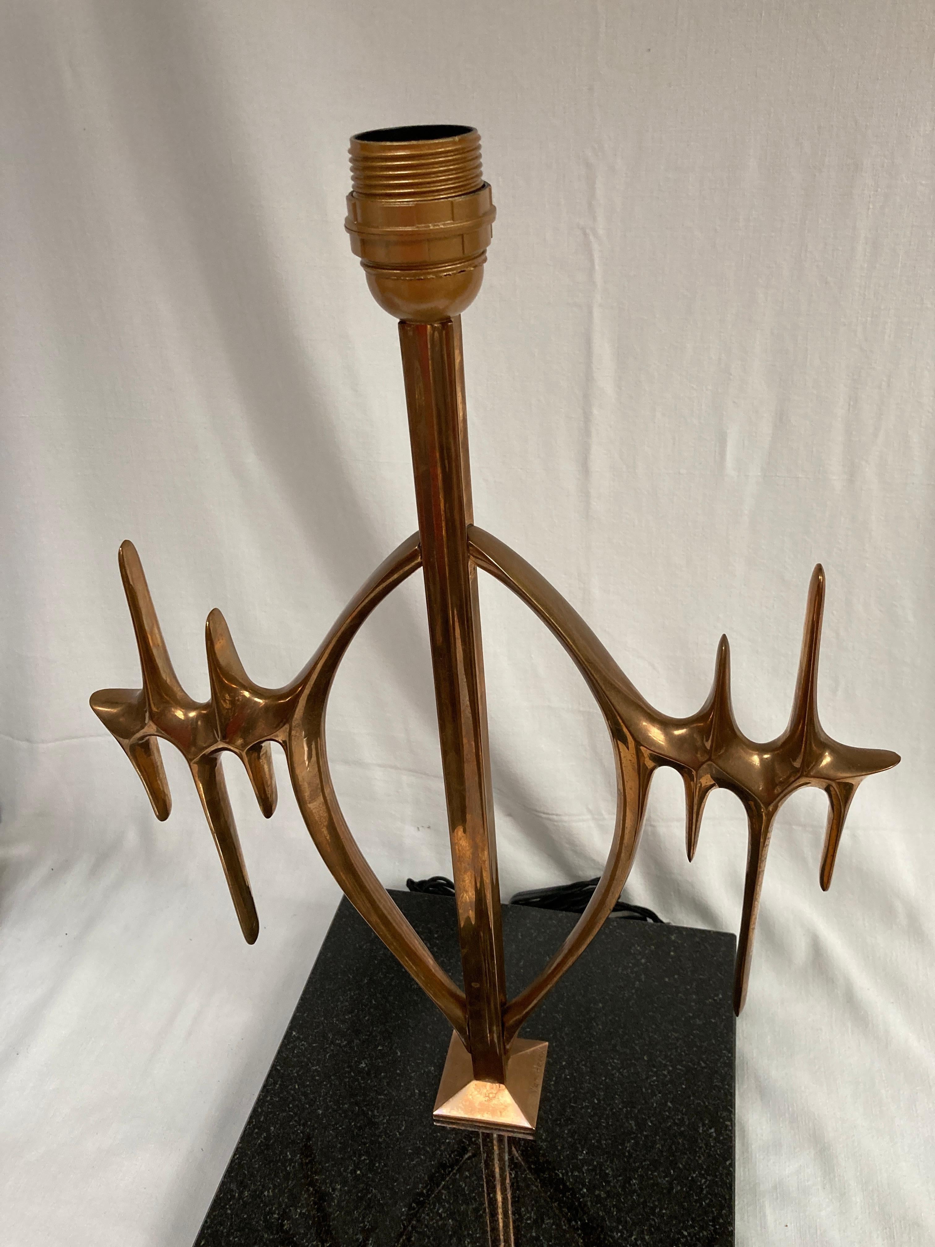 Late 20th Century Paire de lampes en bronze par Peter Van Heeck For Sale