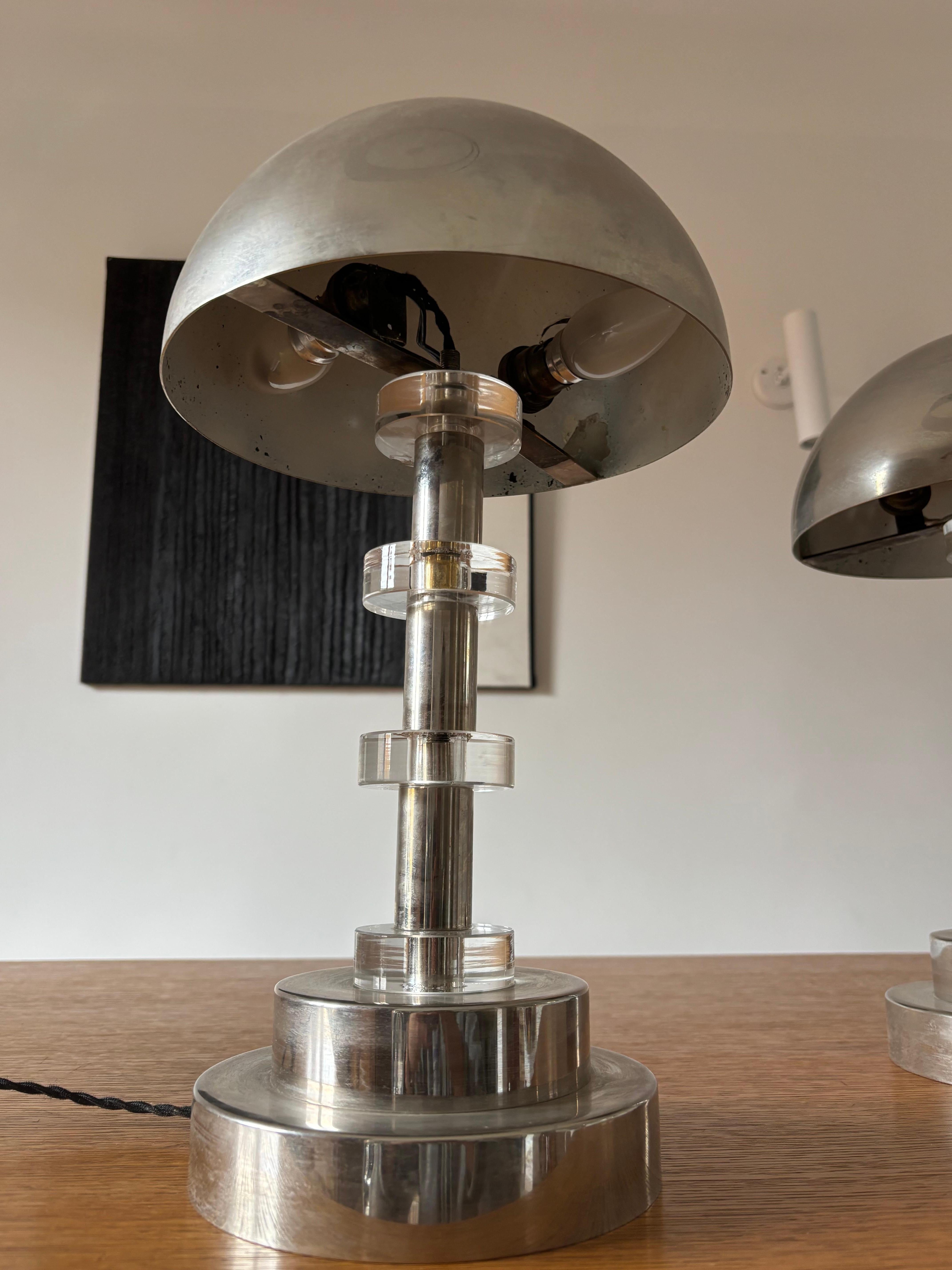 Milieu du XXe siècle Paire de lampes moderniste vers 1940 en vente