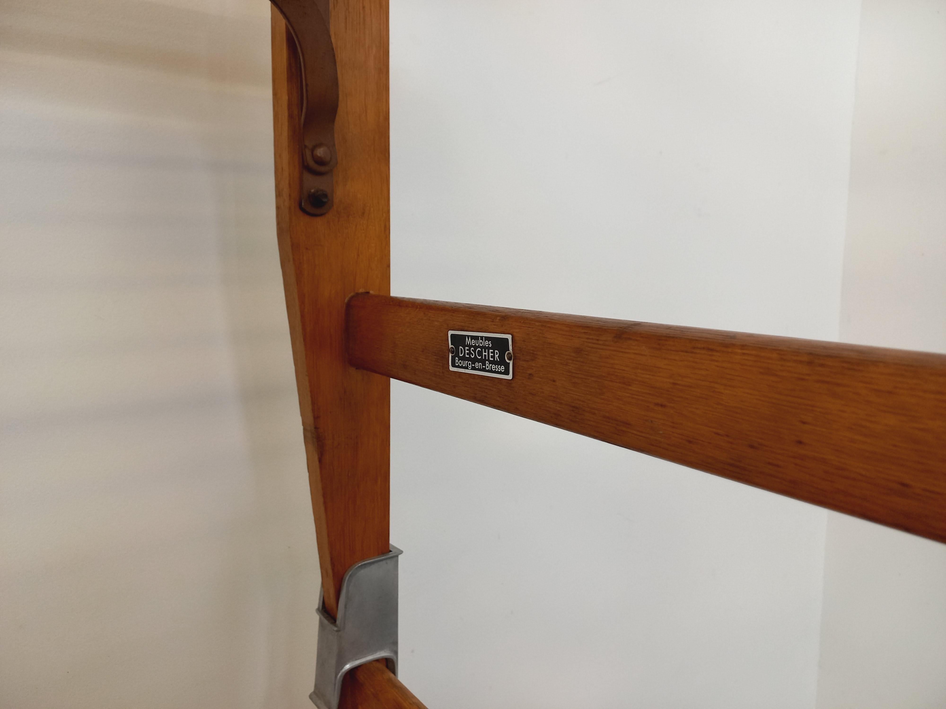 Par de lits de jour daybeds superposables vintage en bois de chêne et métal en Bueno estado para la venta en BESANÇON, FR