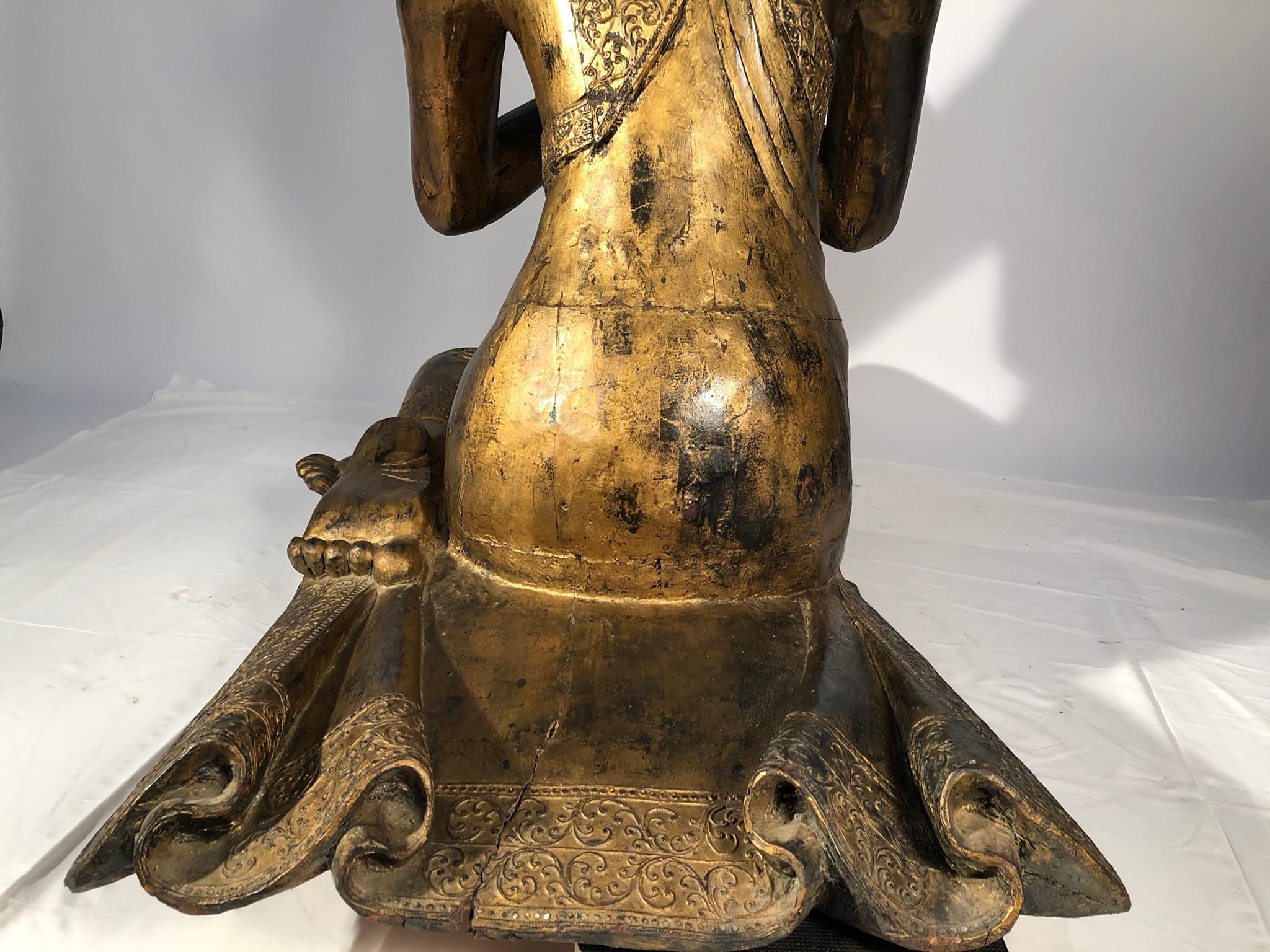 Pair of Burmese Monks in Prayer, Buddha, in gilded wood XIXth century For Sale 7