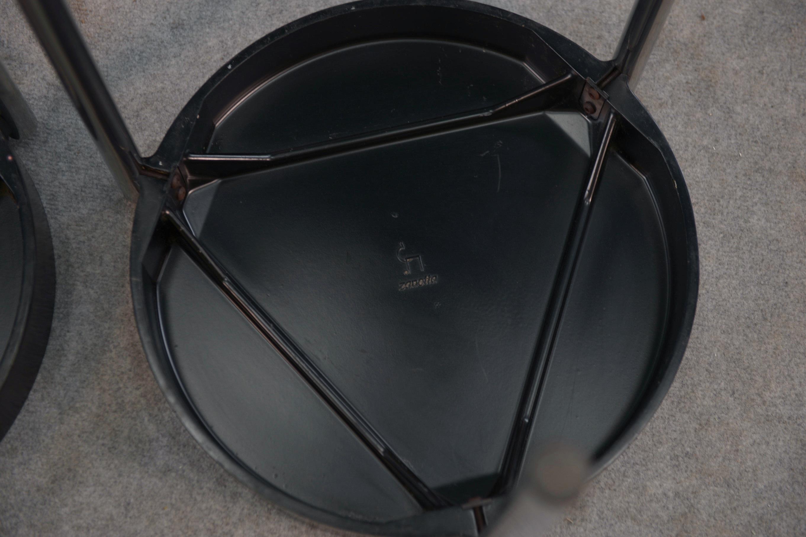 Paire de tables d'appoint par Tavolino Brighella pour Zanotta 1980's For Sale 4