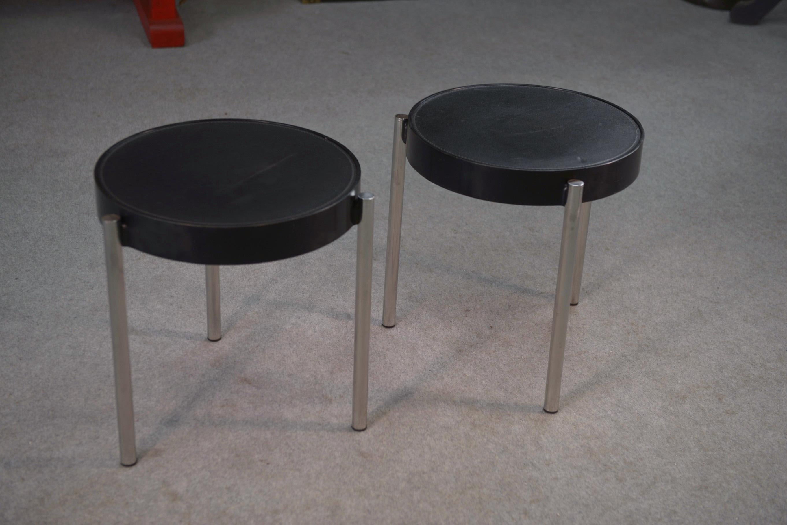 Leather Paire de tables d'appoint par Tavolino Brighella pour Zanotta 1980's For Sale