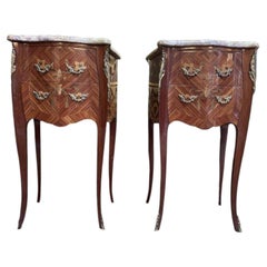 Paire de tables de chevets de style Louis XV/Transition en marqueterie