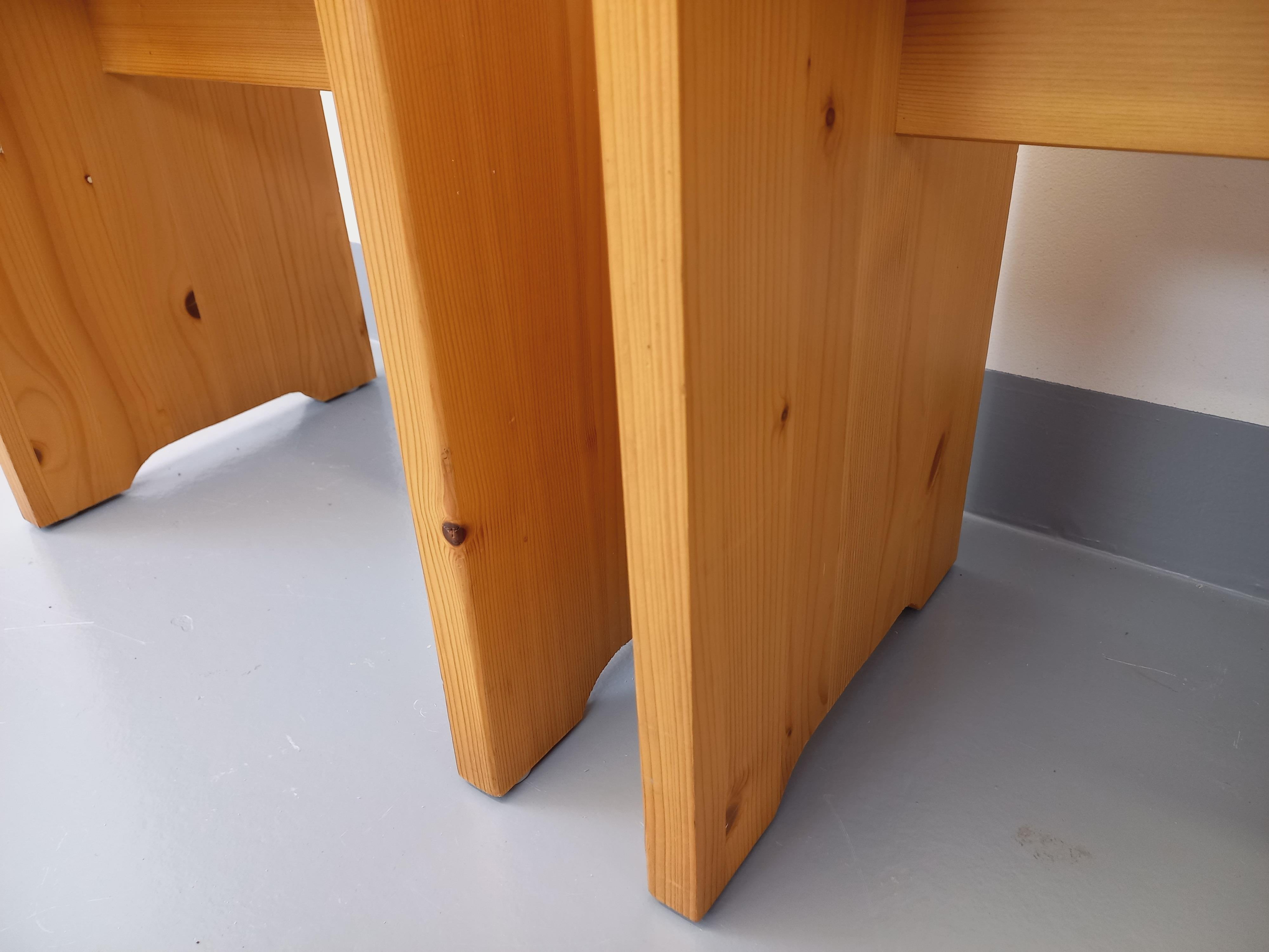 Paire de tabourets Charlotte Perriand Les Arcs vintage en pin des années 60 70 en vente 4