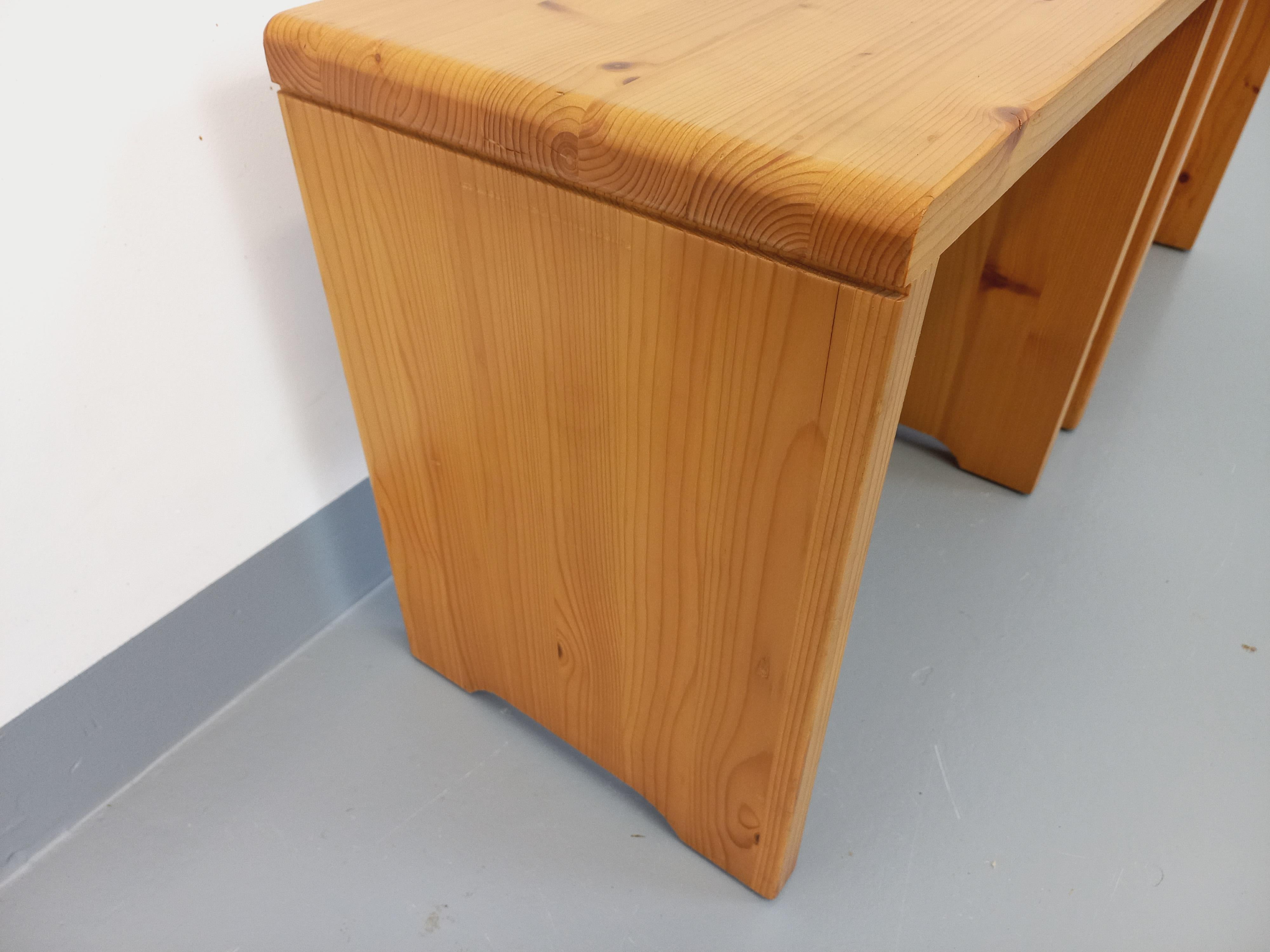 Paire de tabourets Charlotte Perriand Les Arcs vintage en pin des années 60 70 en vente 5