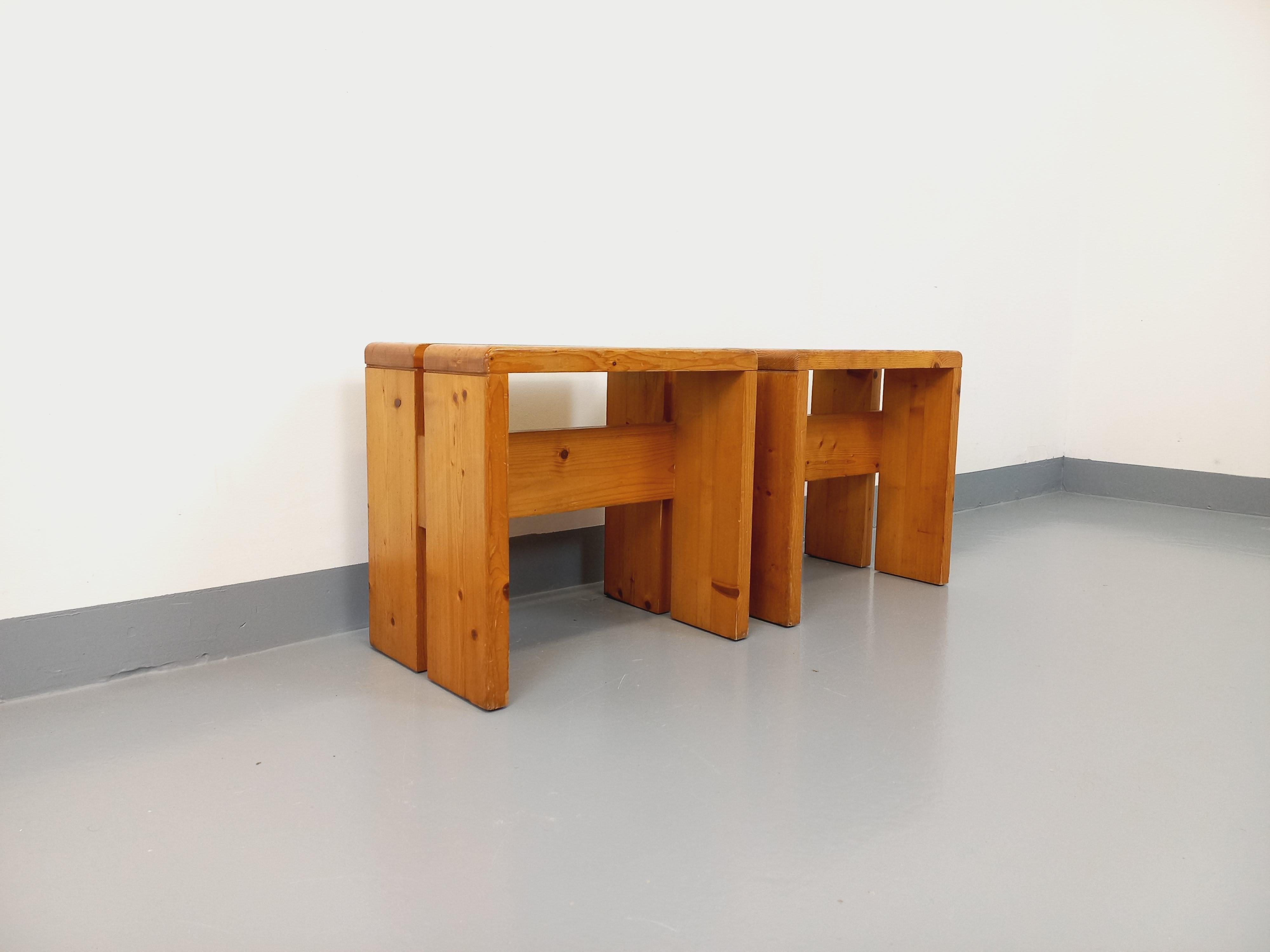 Paire de tabourets Charlotte Perriand Les Arcs vintage en pin des années 60 70 2