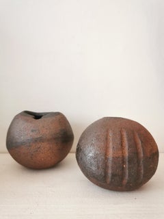Paire de vases boules en grès de la Borne