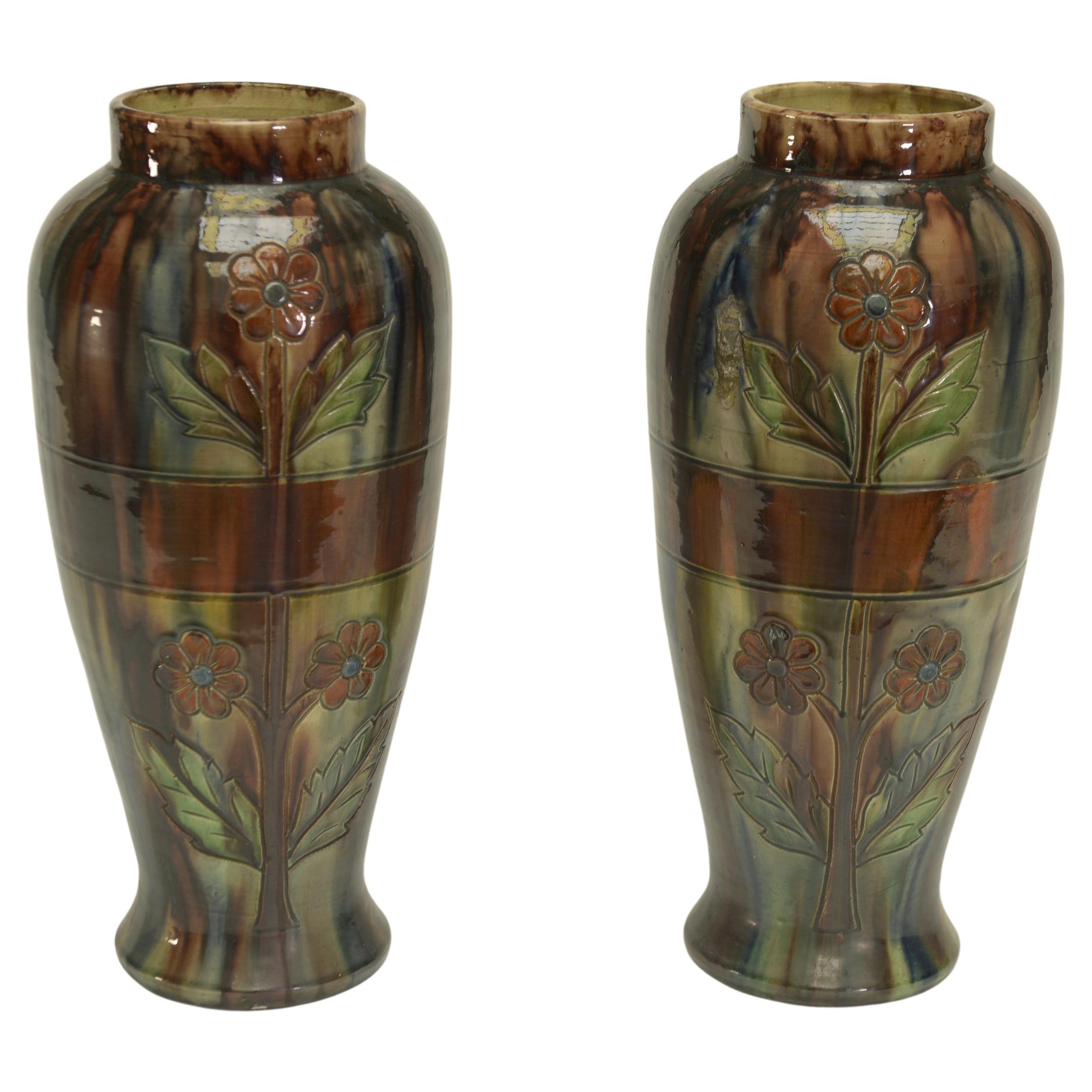Paire de vases en barbotine début XXème estampillé BELGIUM 158