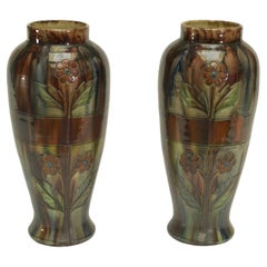 Paire de vases en barbotine début XXème estampillé BELGIUM 158