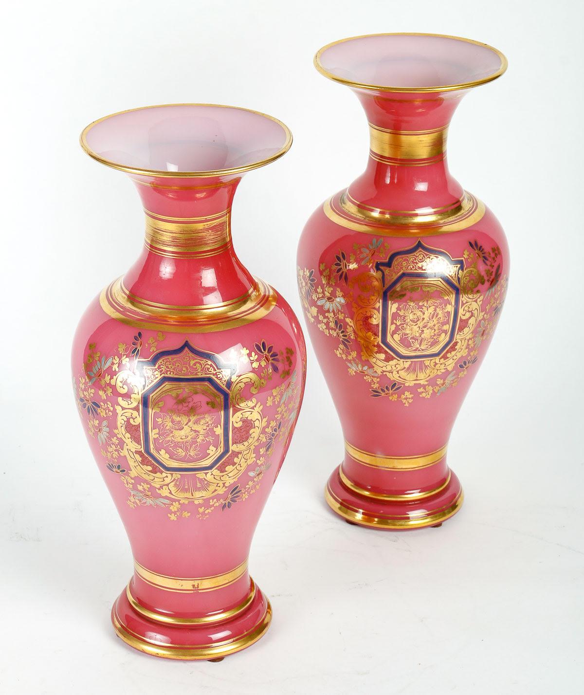 Pair of Baccarat pink opaline vases, Napoleon III period.

A pair of Baccarat pink opaline vases with gold highlights, 19th century, Napoleon III period.

H: 35cm, D: 16cm