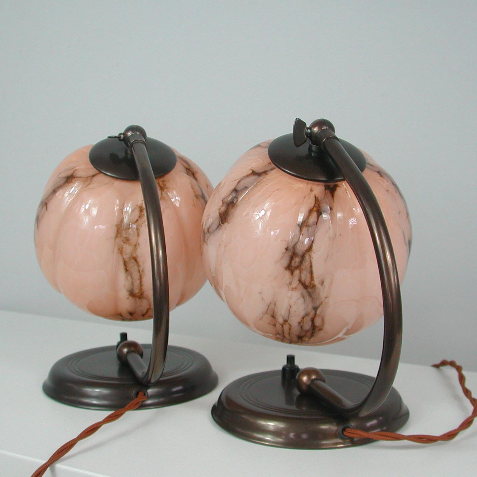 Paire German Art Deco Bronzed Brass Table Lamps Marbled Opaline Shades, 1930s 6