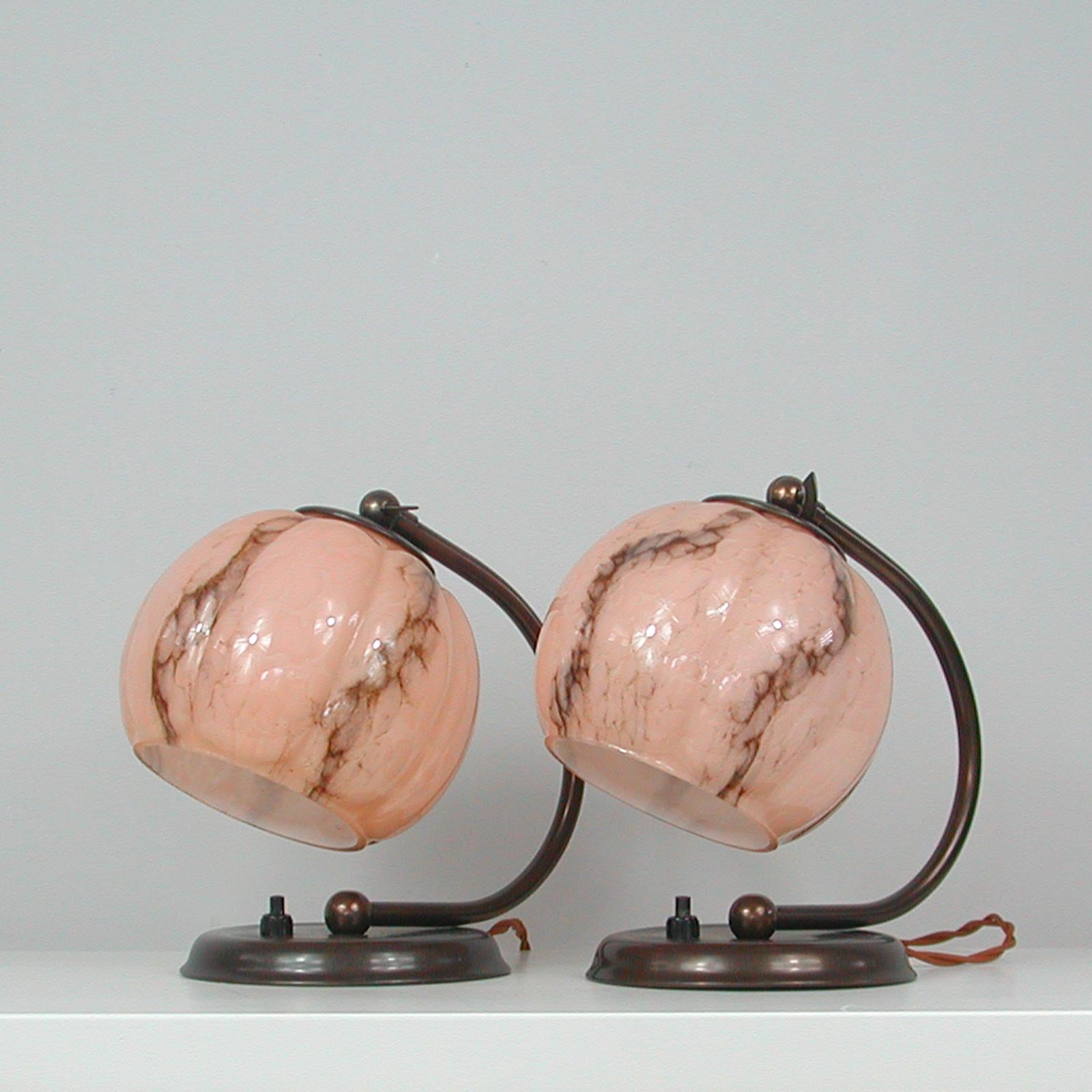 Mid-20th Century Paire German Art Deco Bronzed Brass Table Lamps Marbled Opaline Shades, 1930s