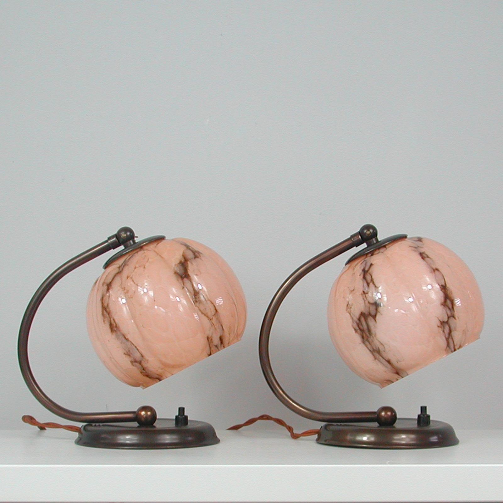 Paire German Art Deco Bronzed Brass Table Lamps Marbled Opaline Shades, 1930s 3
