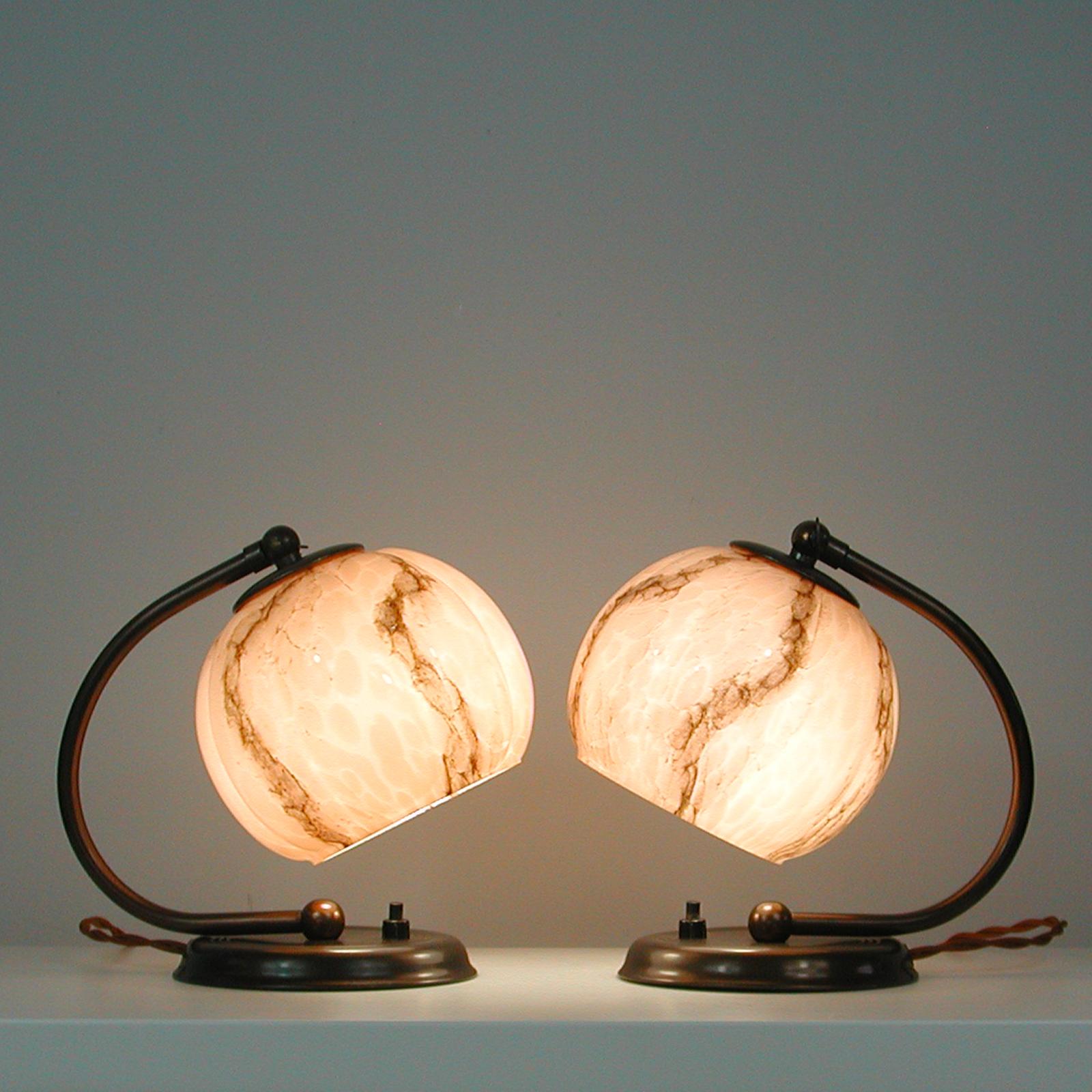Paire German Art Deco Bronzed Brass Table Lamps Marbled Opaline Shades, 1930s 5