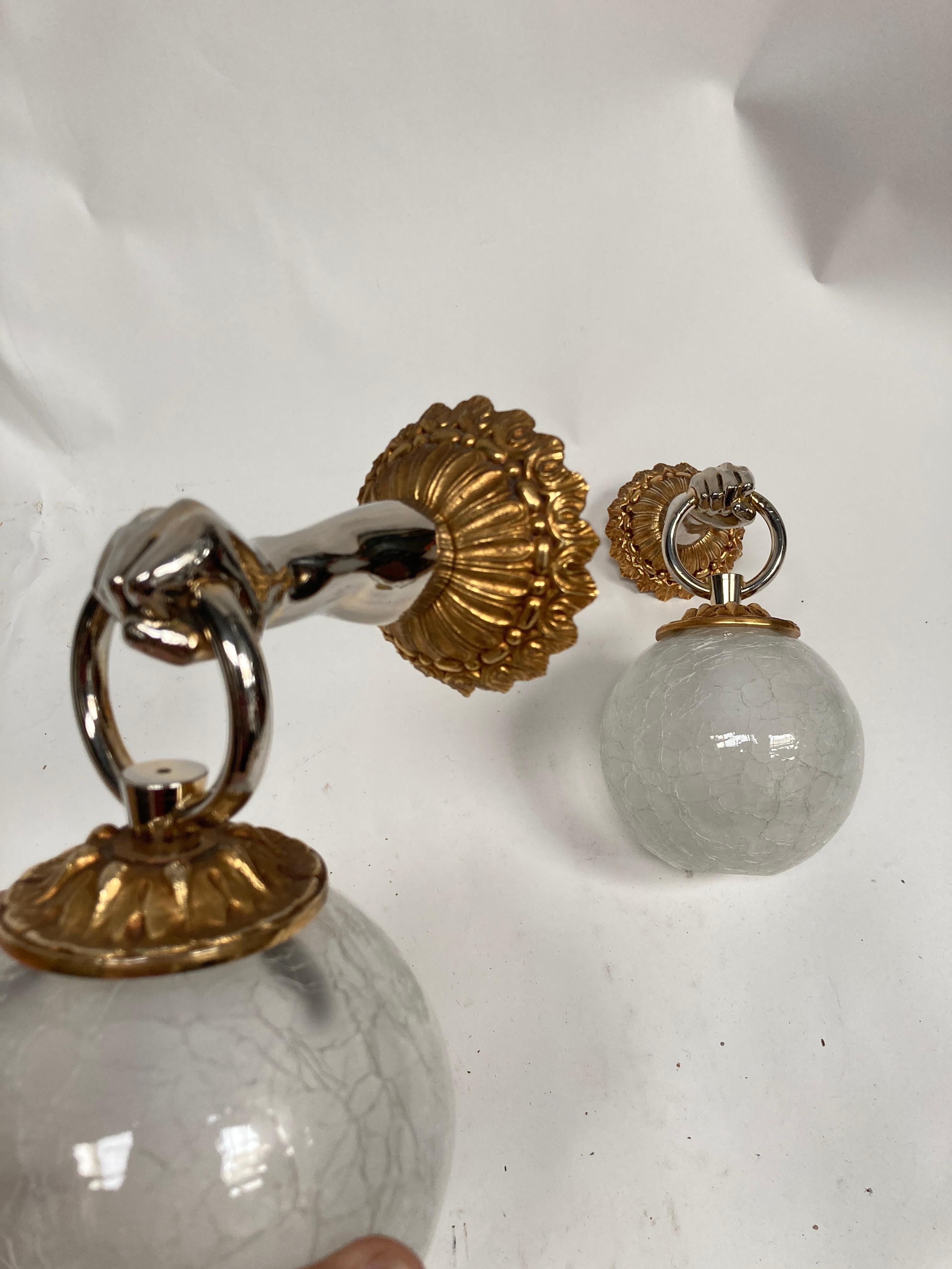 Paire of bronze and glass sconces  In Good Condition For Sale In Bois-Colombes, FR