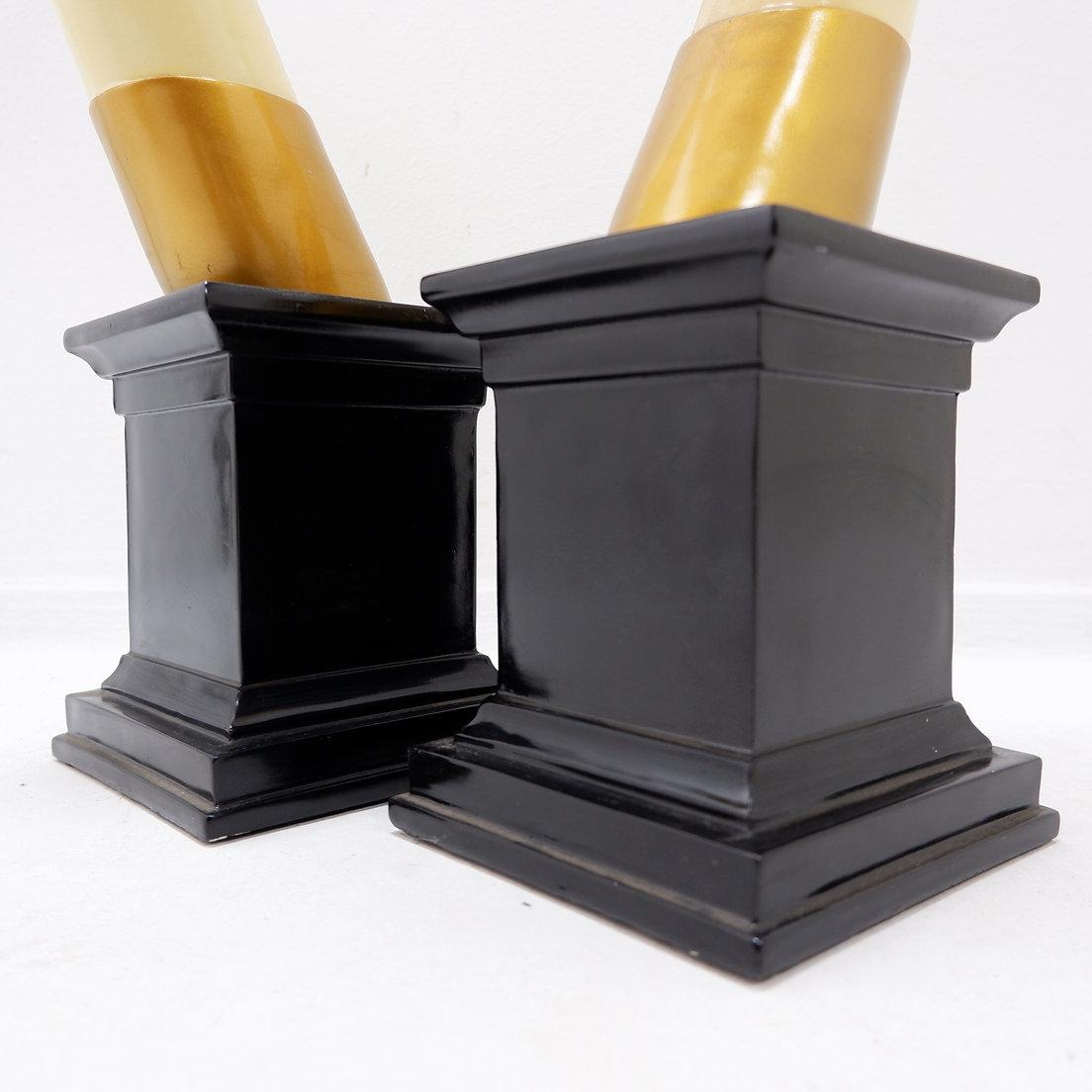 Vintage - Decoration - Home Decor
Measures : 
Base : 16,5x16,5cm
H:82cm 
Matrial : Resin 