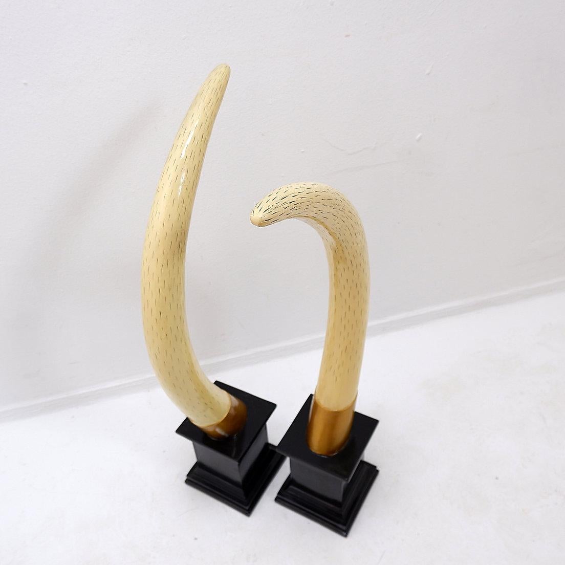 Hollywood Regency Paire of Faux Elephant Tusks - 20th H:82cm For Sale