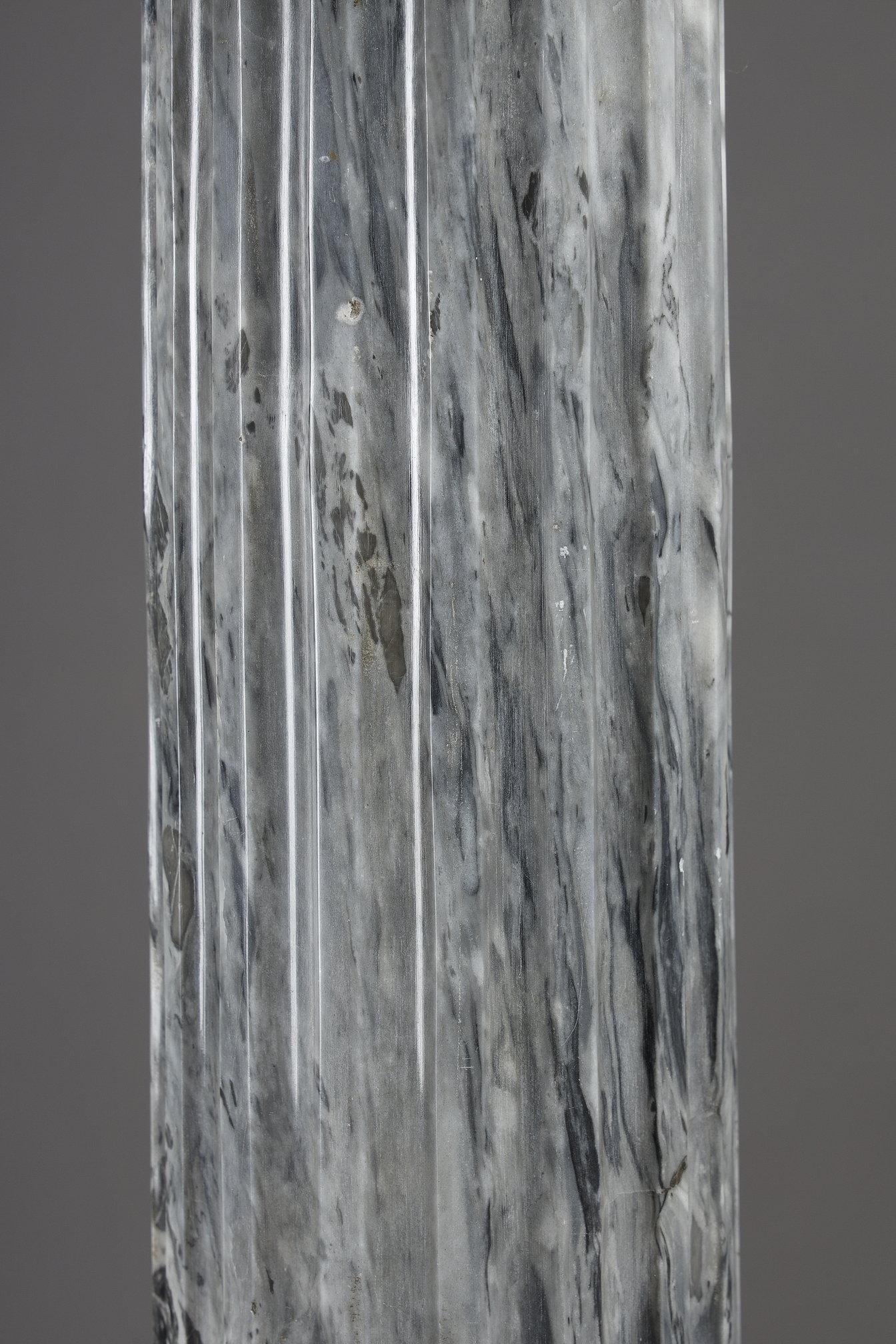 Paire of Fluted marble columns with ionic capitals 9