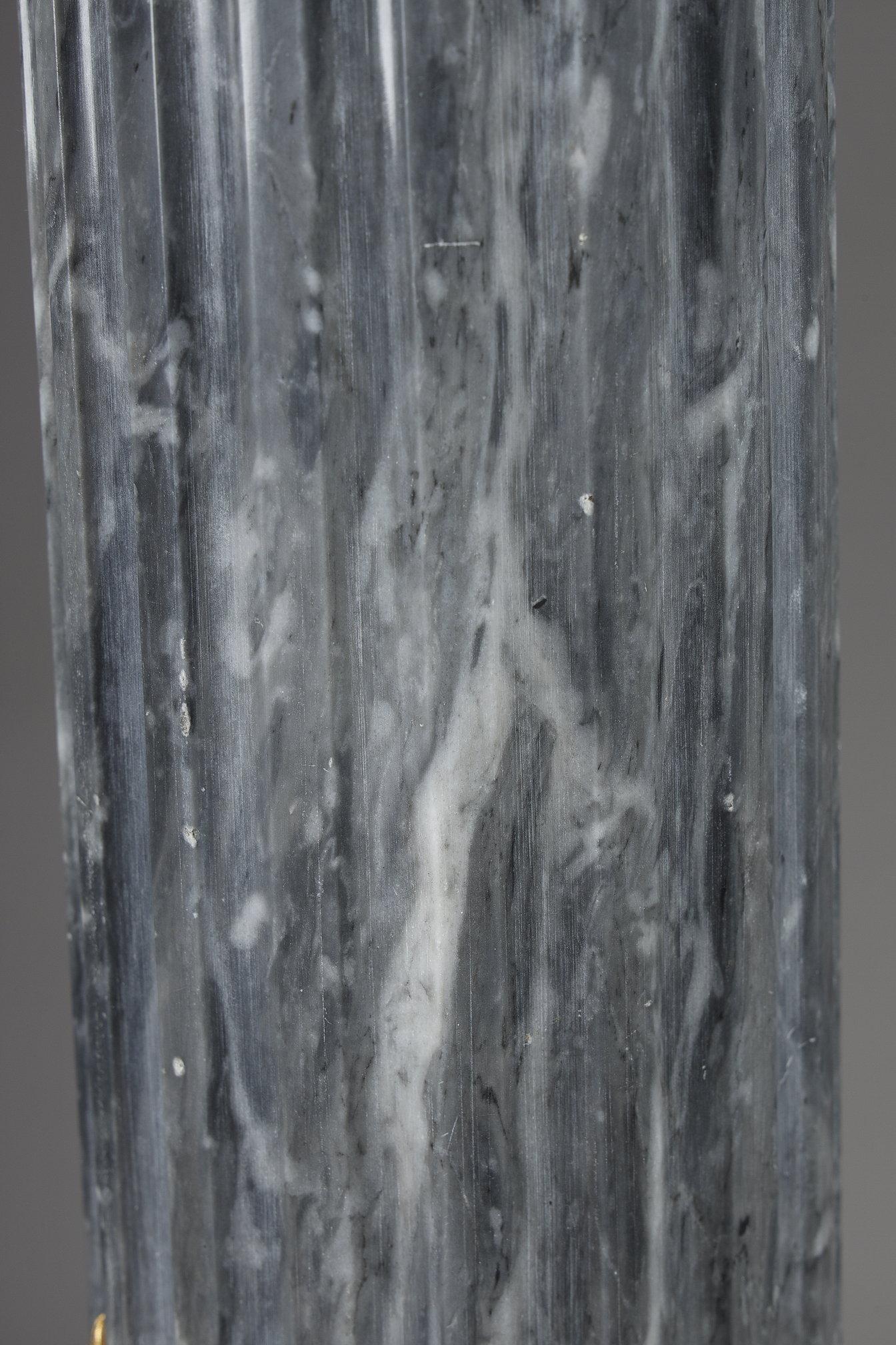 Paire of Fluted marble columns with ionic capitals 10