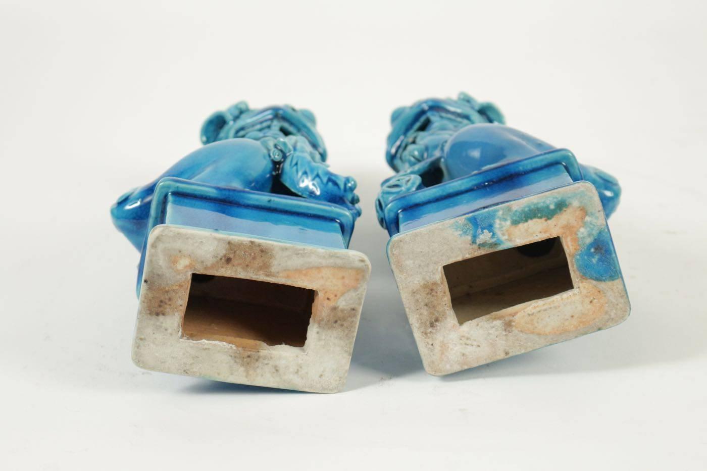 Paire of Turquoise Porcelain and Enamel Pho Dogs, circa 1900 2